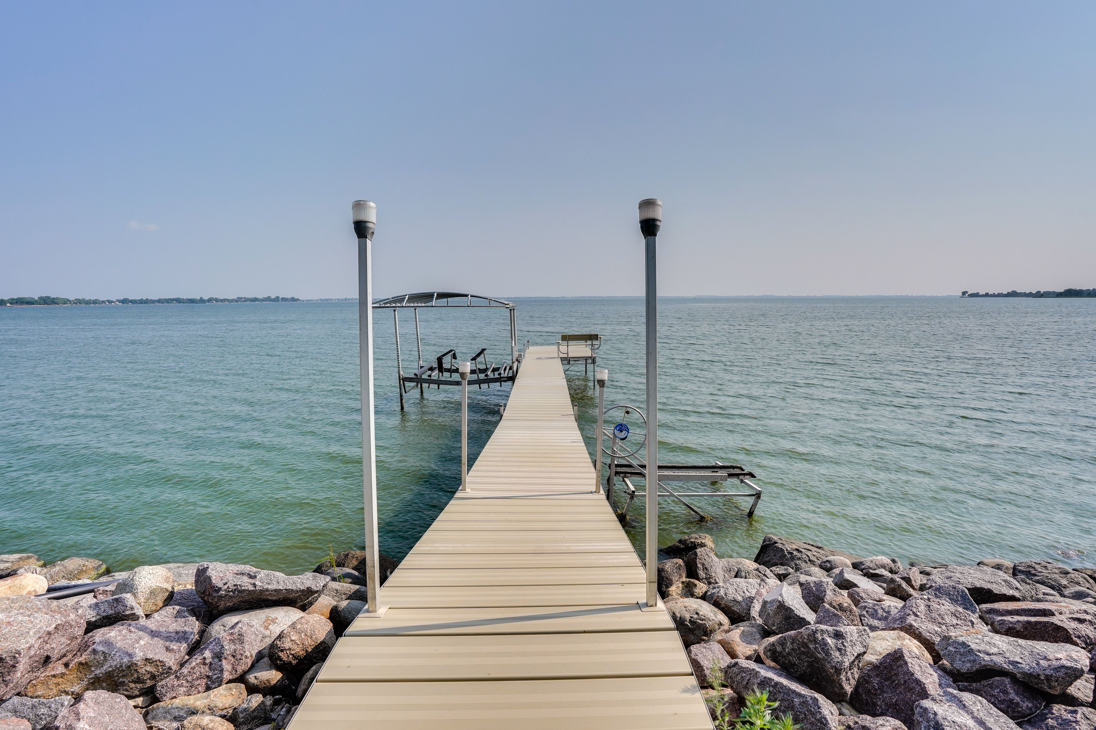 Lake Access | Boat Dock | Boat Lift (Temporarily Unavailable)