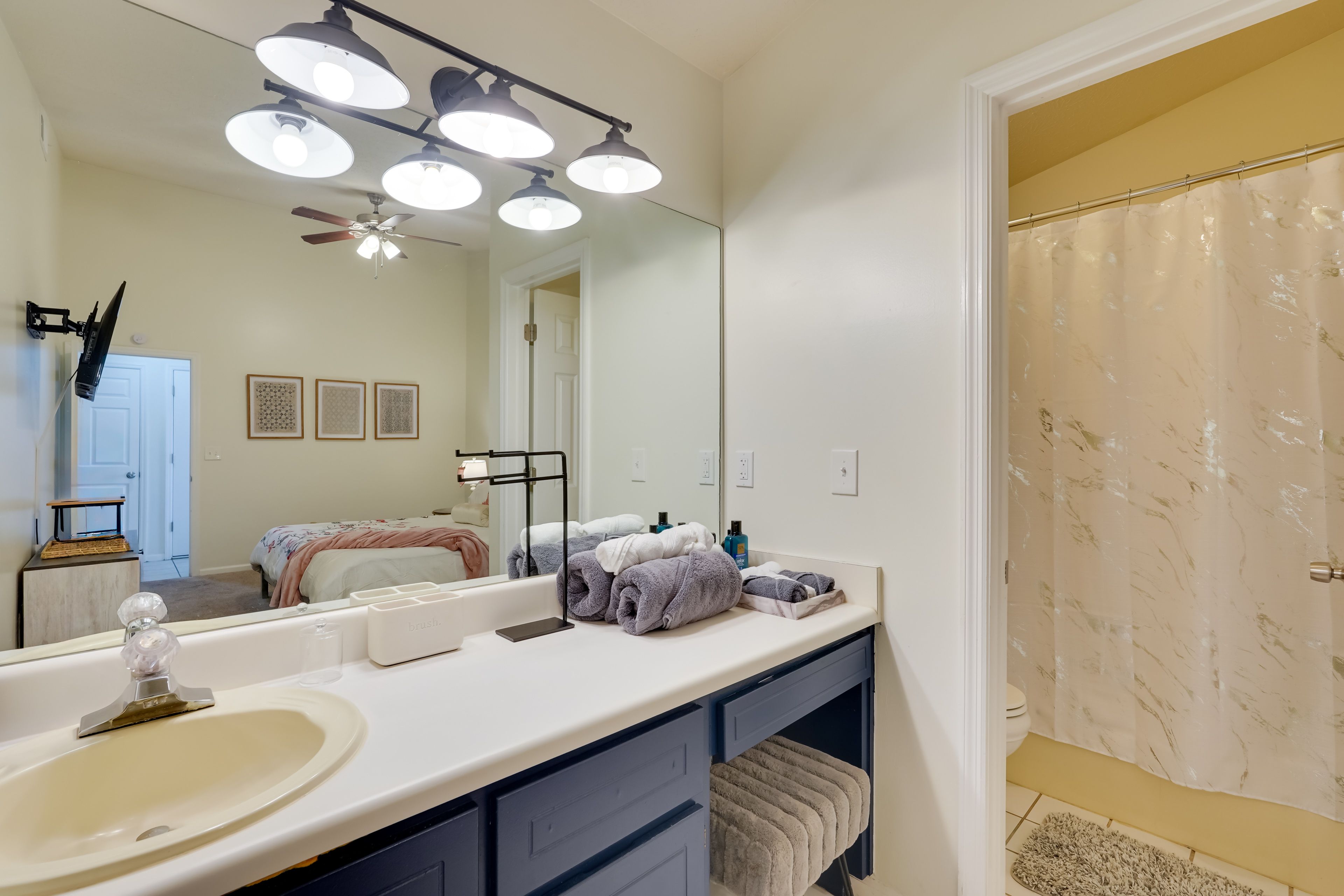 En-Suite Bathroom