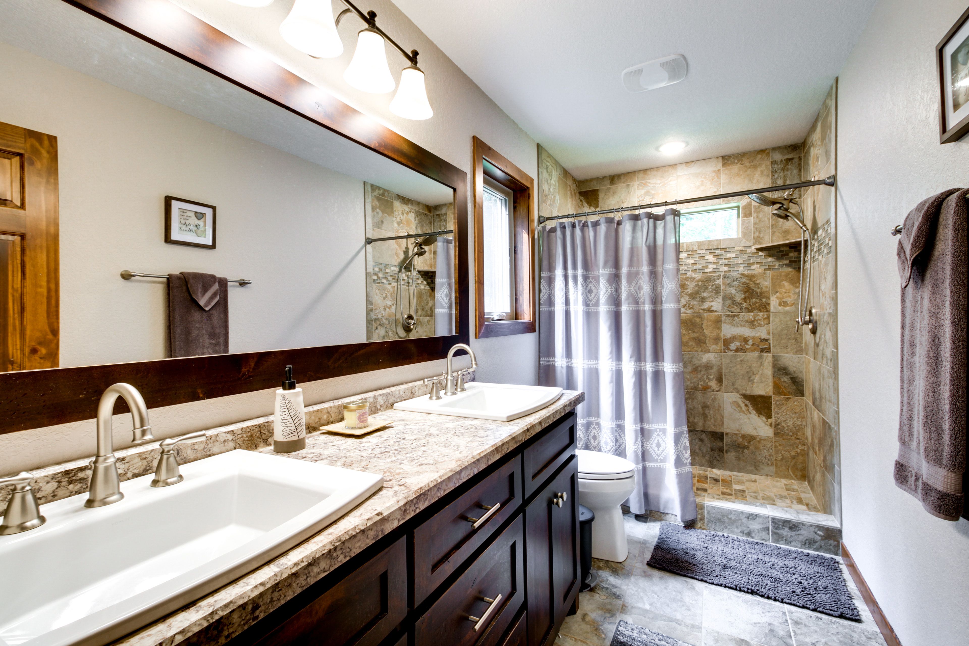 Full Bathroom