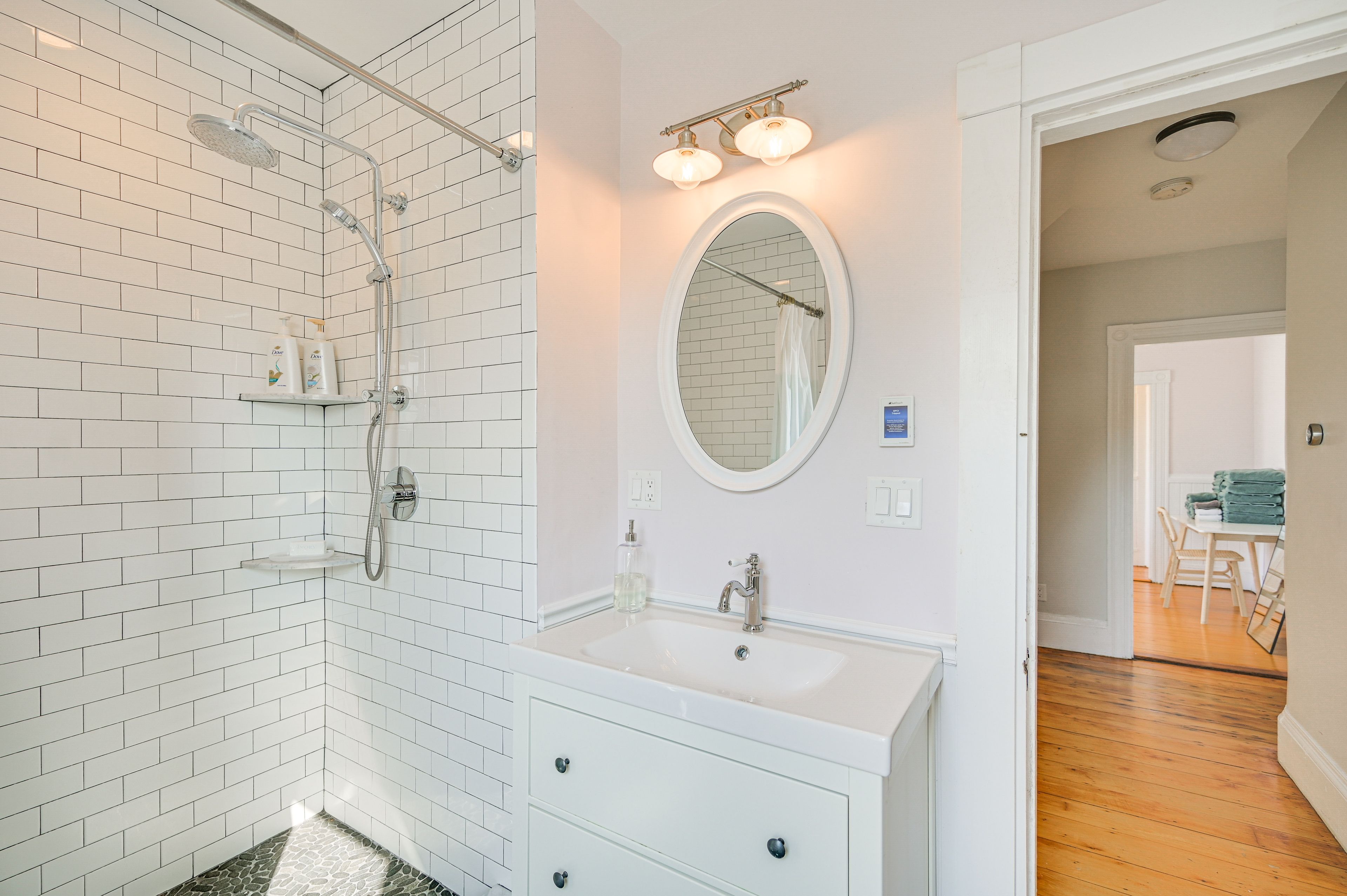 Full Bathroom | 2nd Floor