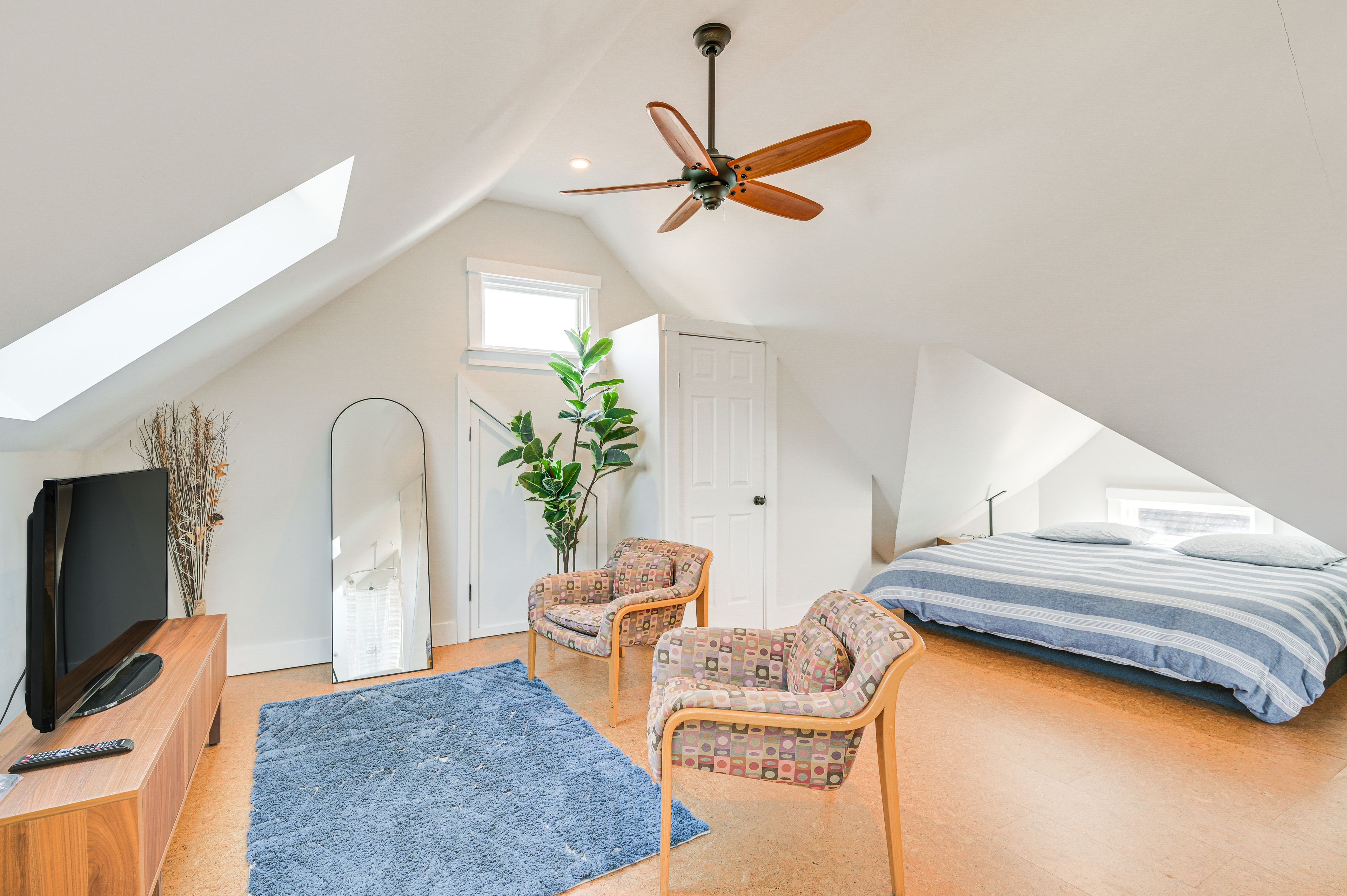 Loft | King Bed | Smart TV | 3rd Floor