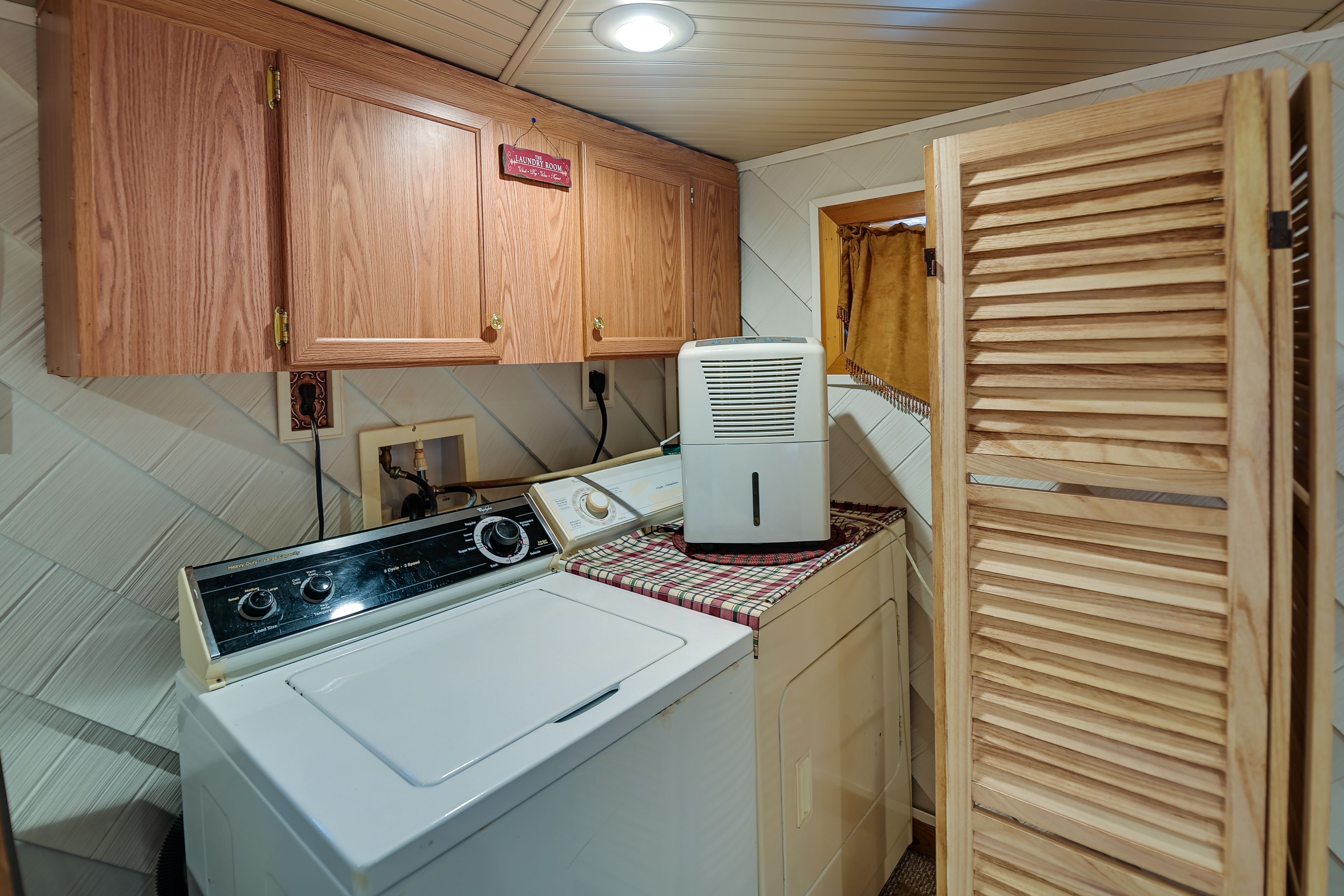Washer & Dryer | Detergent | Linens Provided