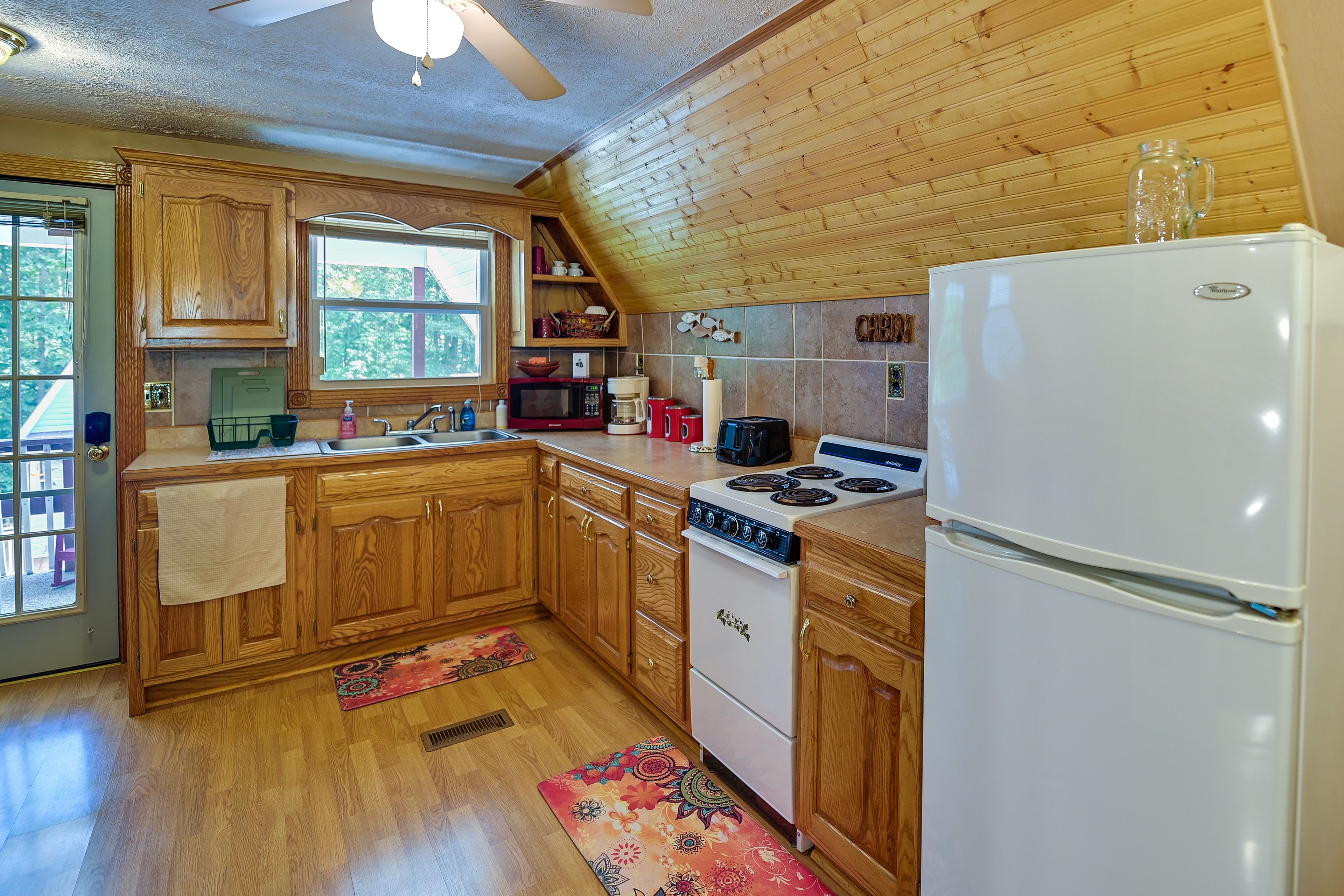 Kitchen | Mr. Coffee Machine (BYOC) | Trash Bags & Paper Towels | Spices