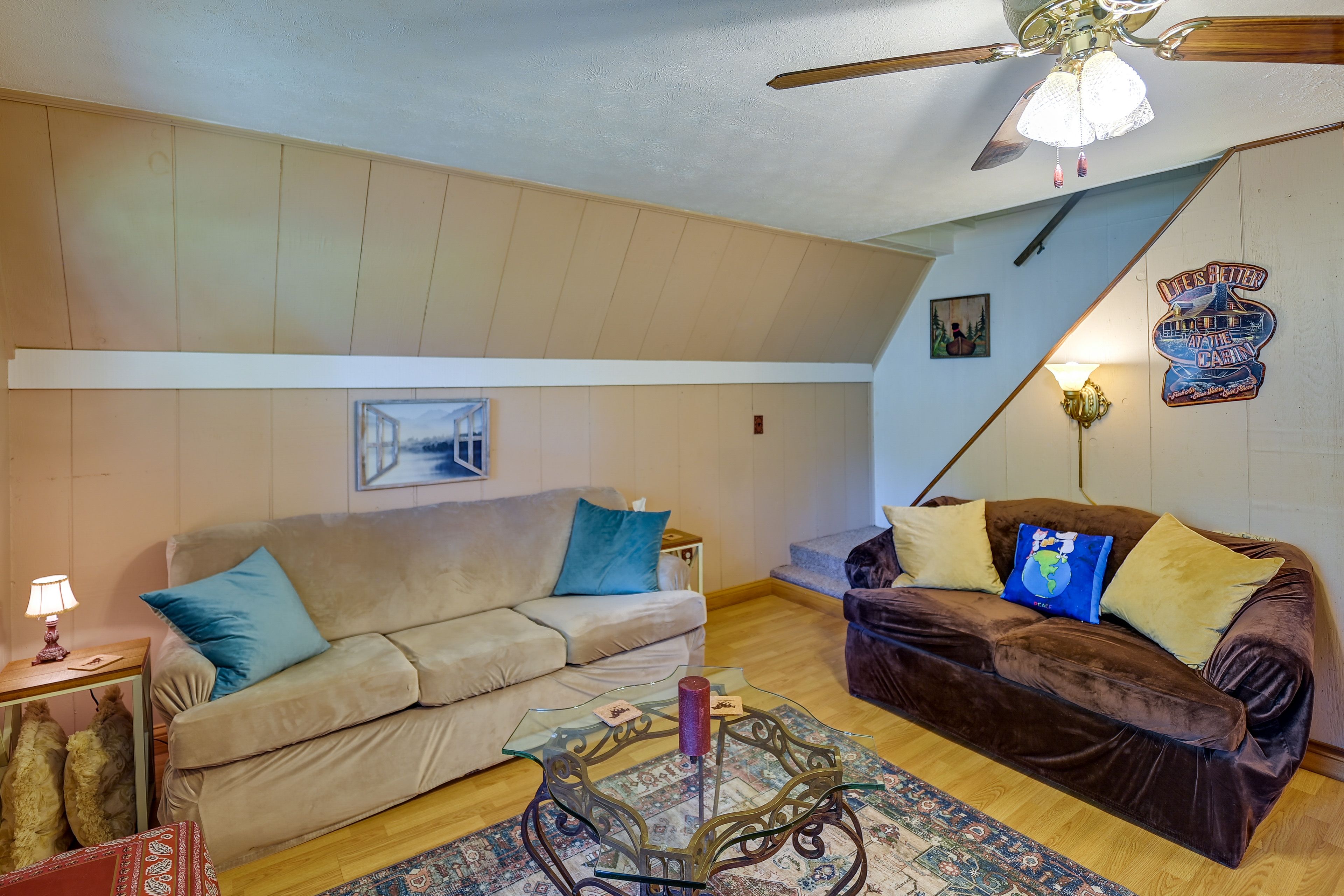 Living Room | Queen Sleeper Sofa | Free WiFi | Central A/C & Heat | Smart TV