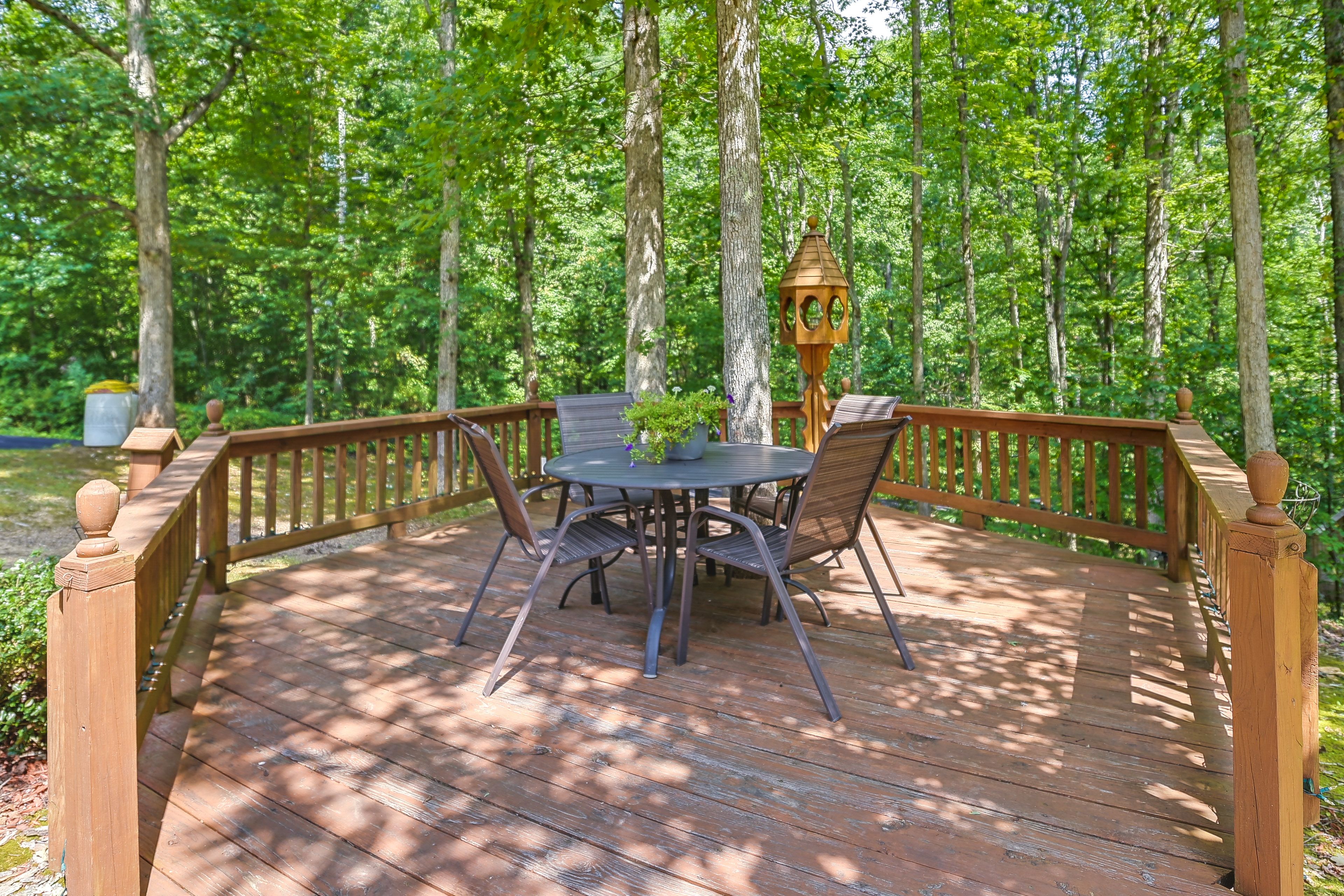 Guest House | Deck