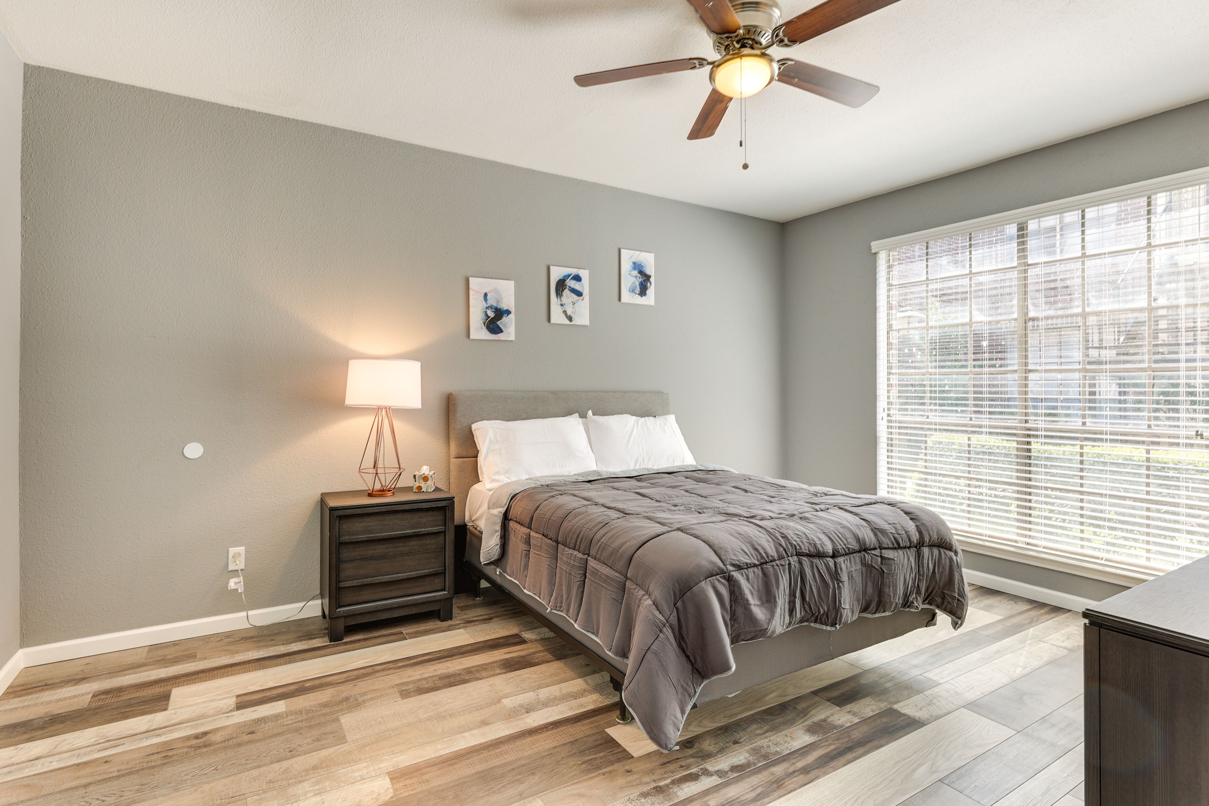 Bedroom 1 | Queen Bed | En-Suite Bathroom