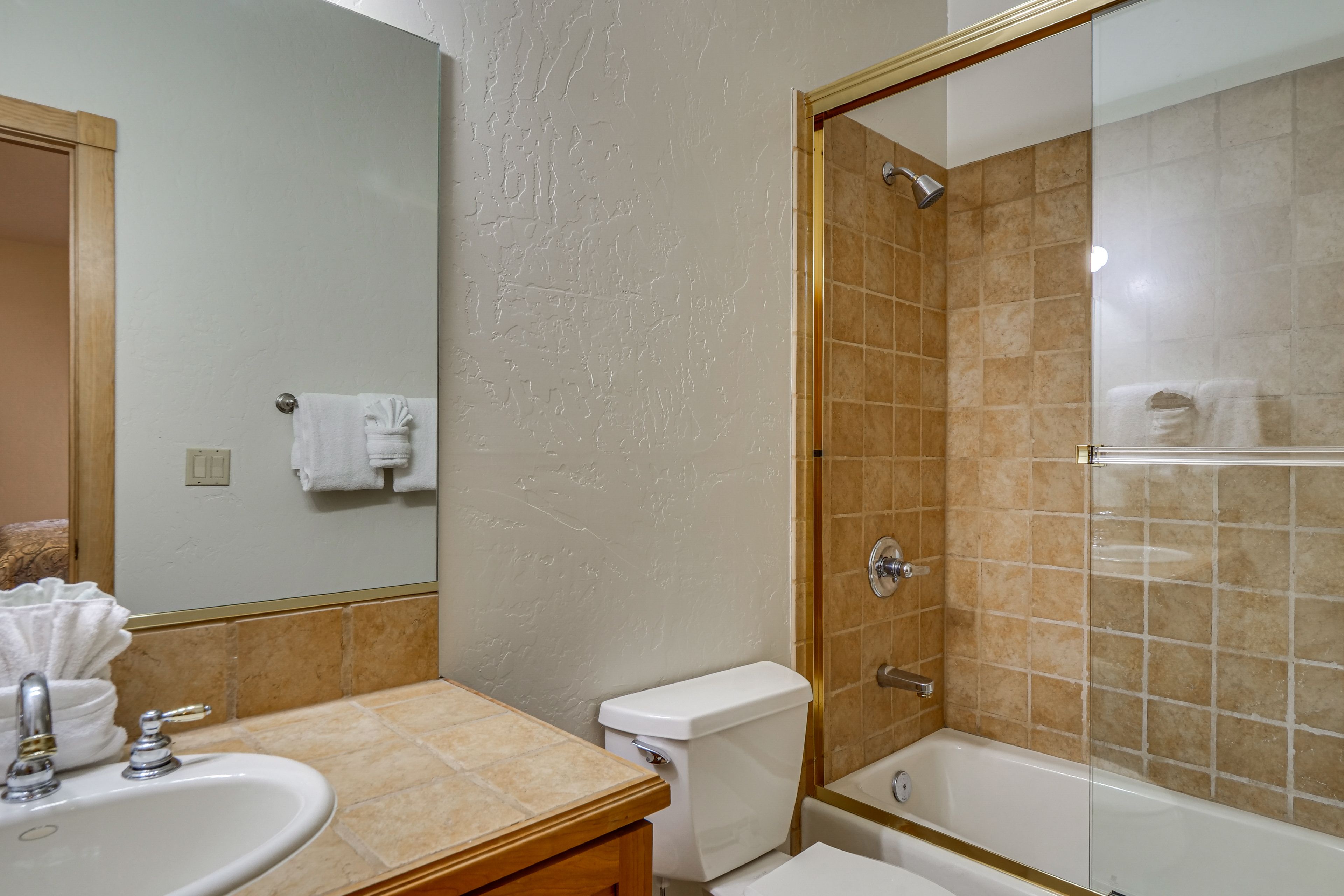 En-Suite Bathroom | 1st Floor