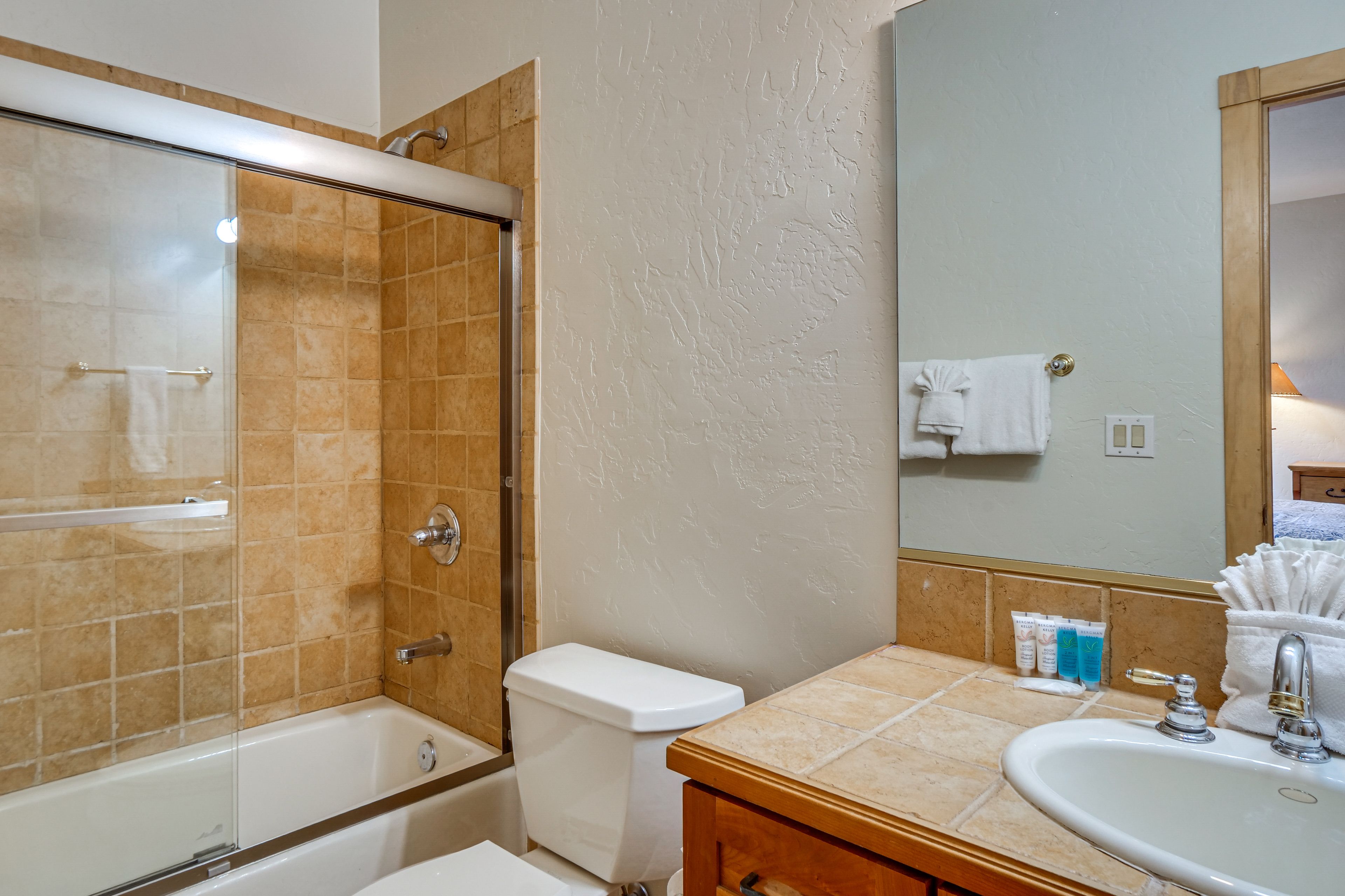 En-Suite Bathroom | 1st Floor