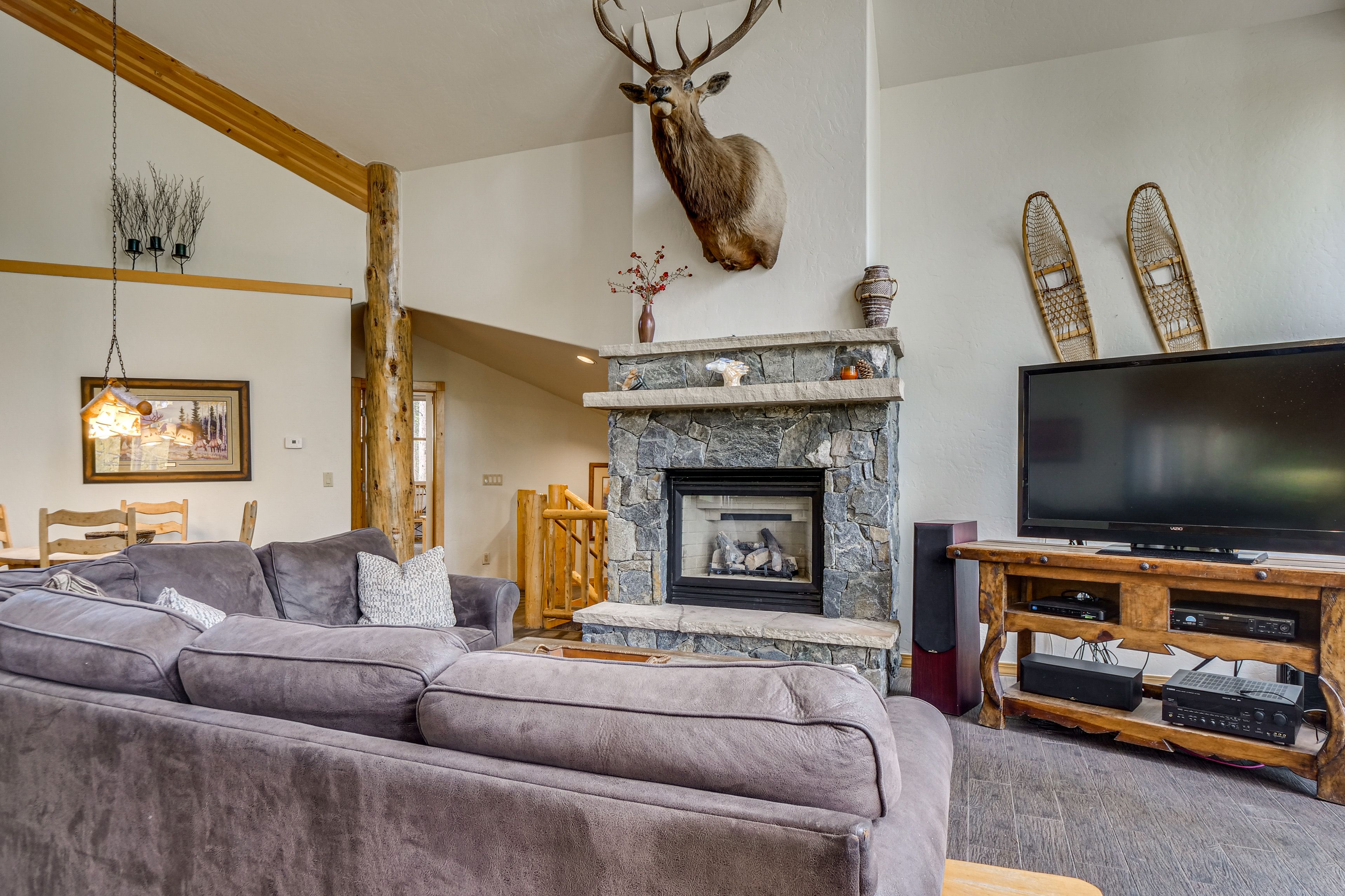 Living Room | Sleeper Sofa | Main Floor
