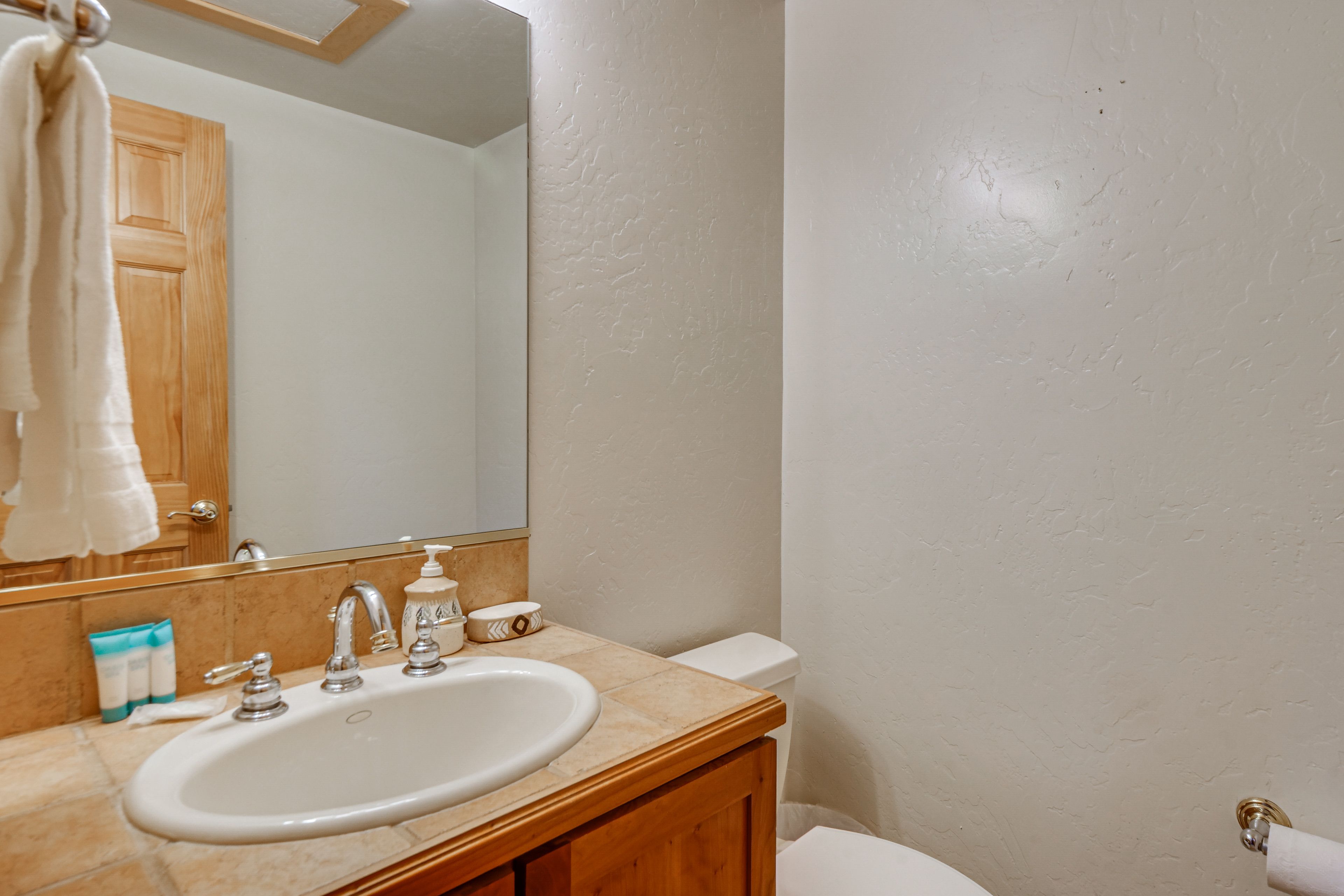 Half Bathroom | Main Floor
