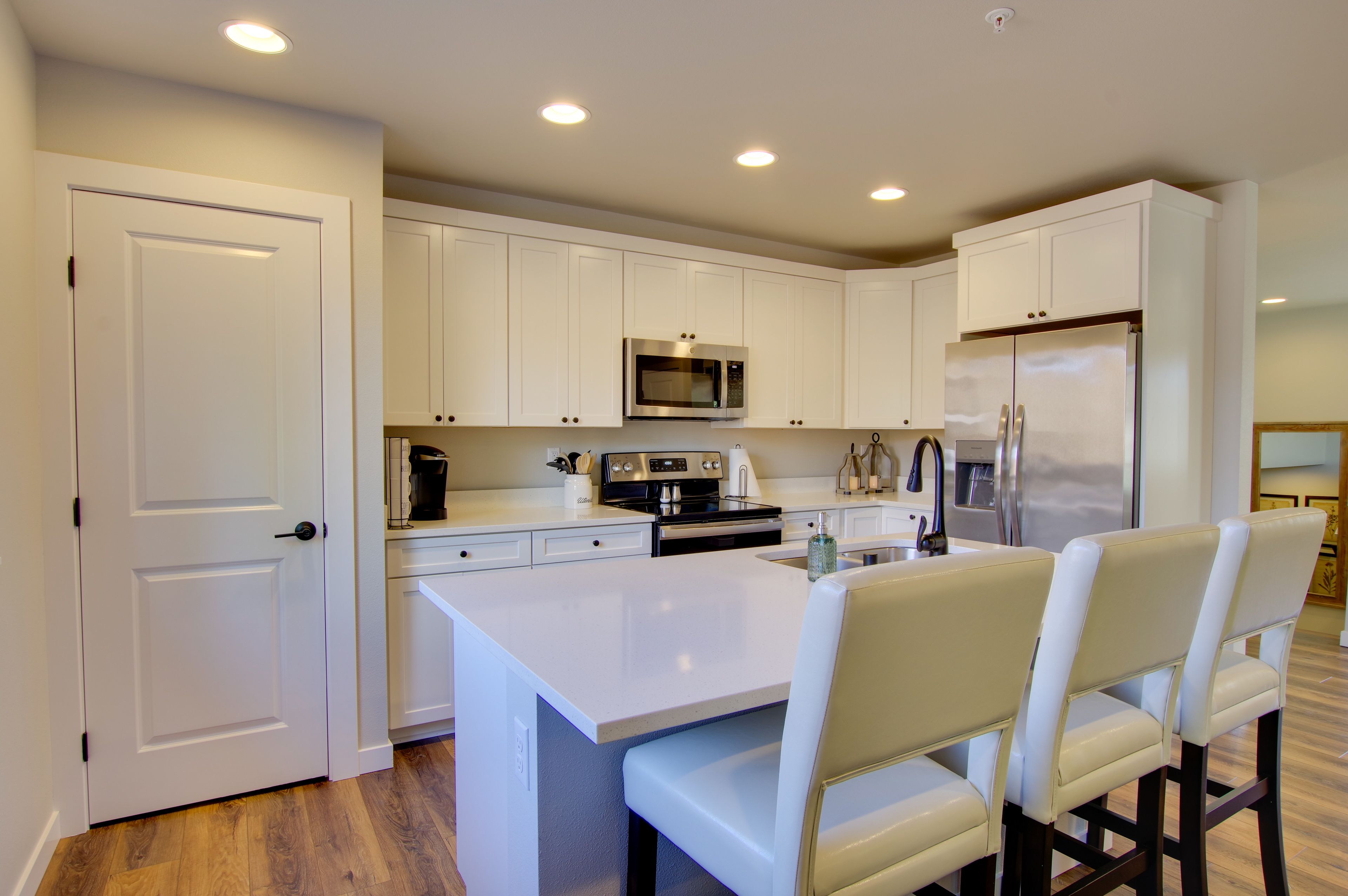 Interior | 2-Story Apartment | Central Heating & A/C | Free WiFi
