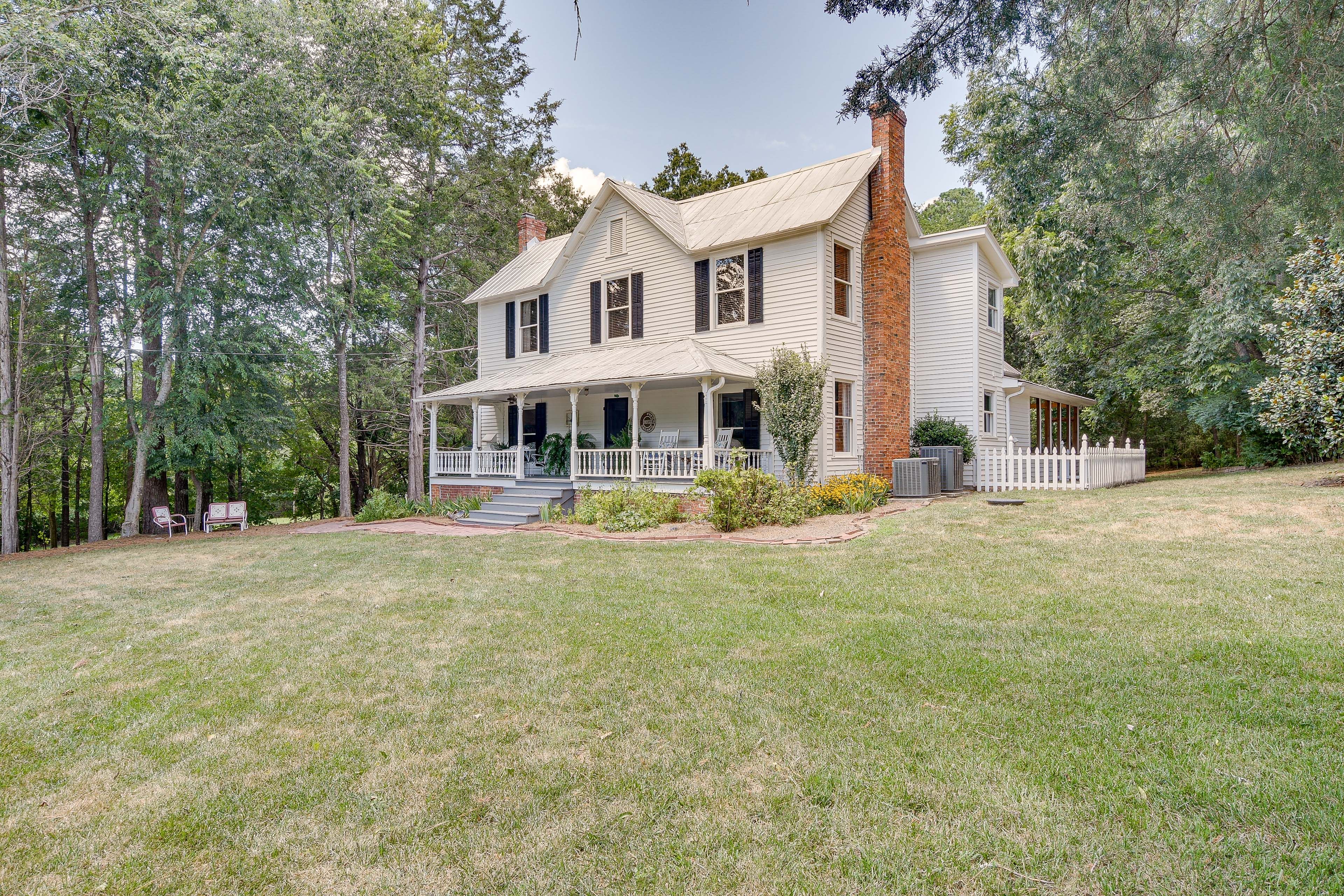 Pittsboro Vacation Rental | 3BR | 2BA | 2,860 Sq Ft | Stairs Required