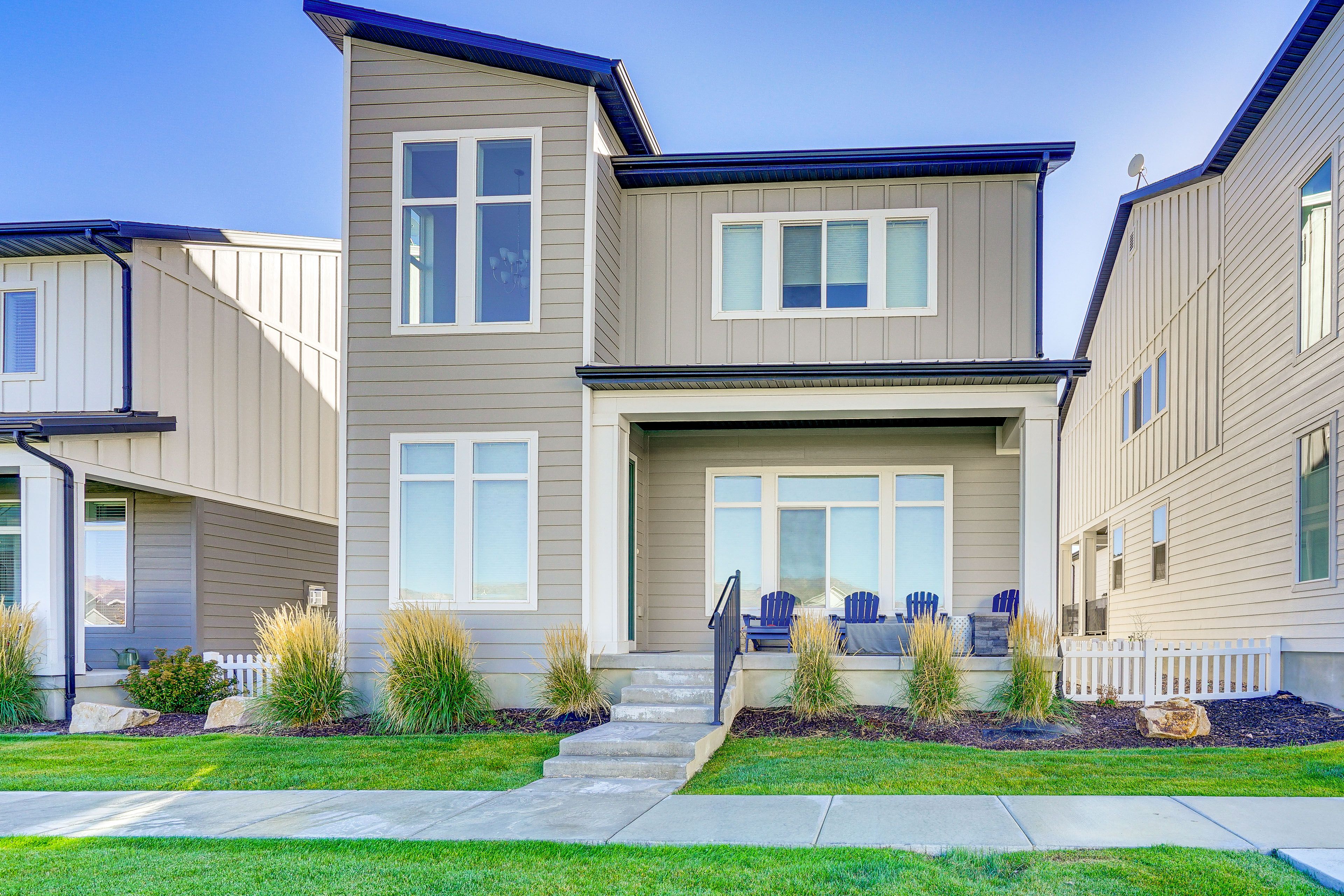 Exterior | Front Porch