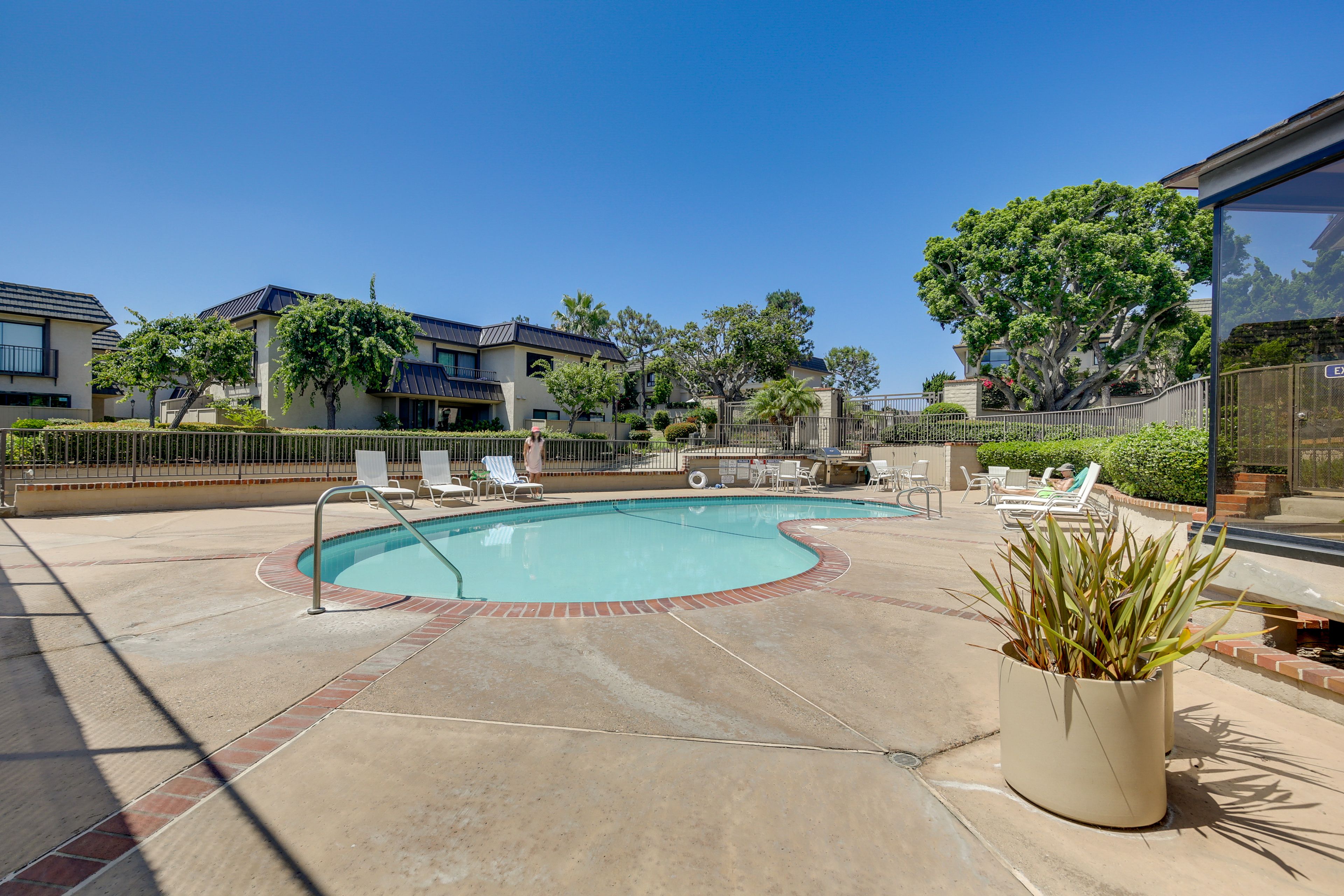 Del Mar Beach Club Amenities