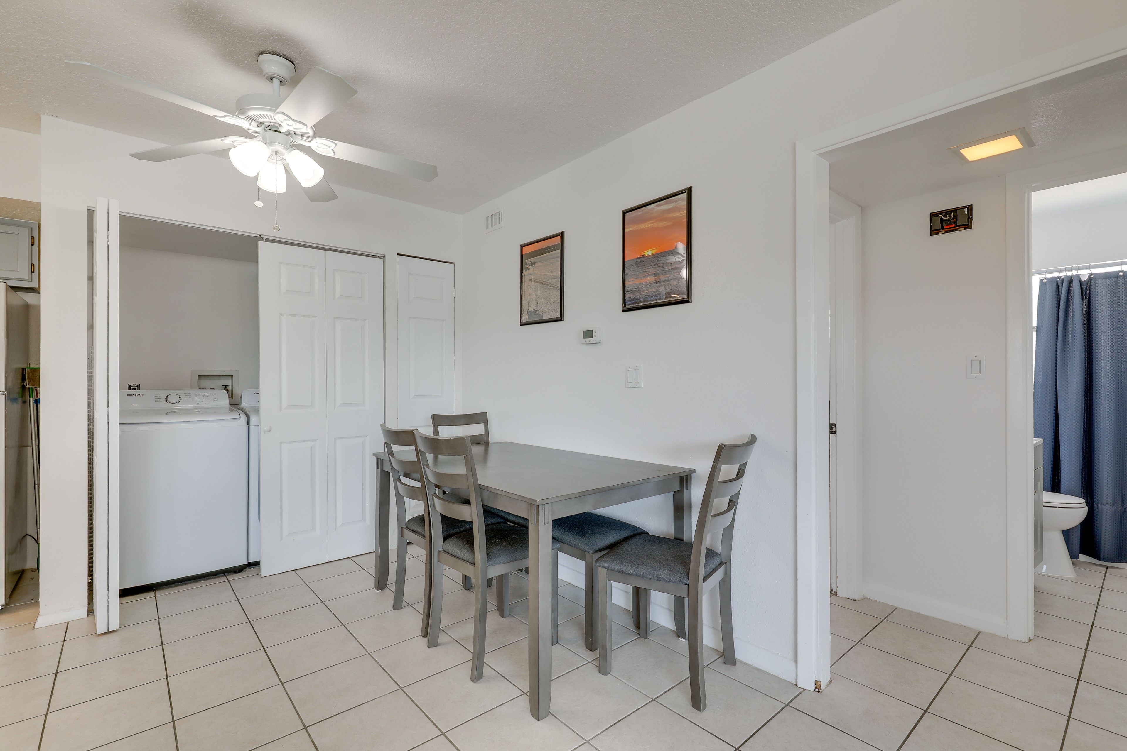Dining Area | Dishware/Flatware Provided