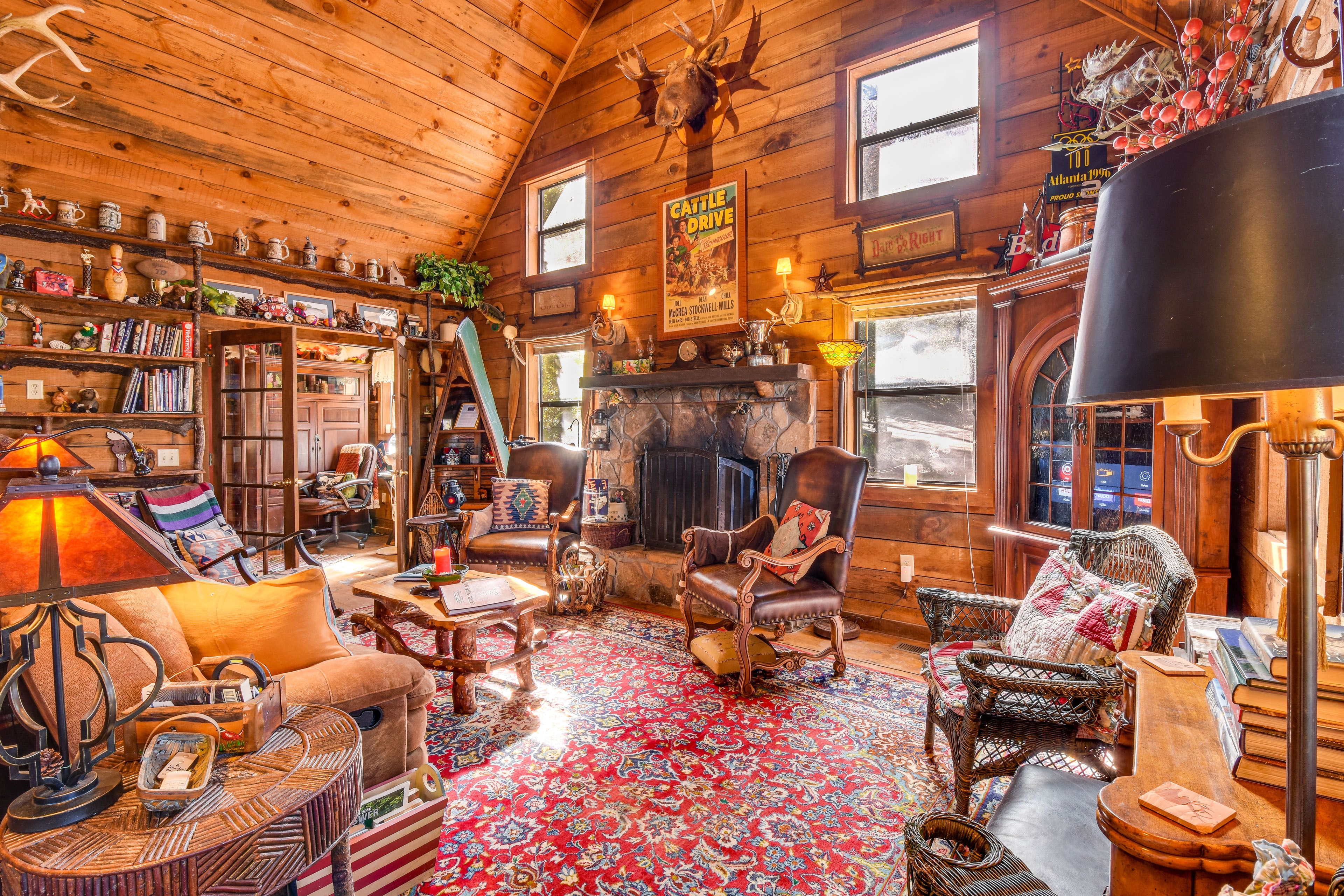 Living Room | Free WiFi | Books | 1st Floor