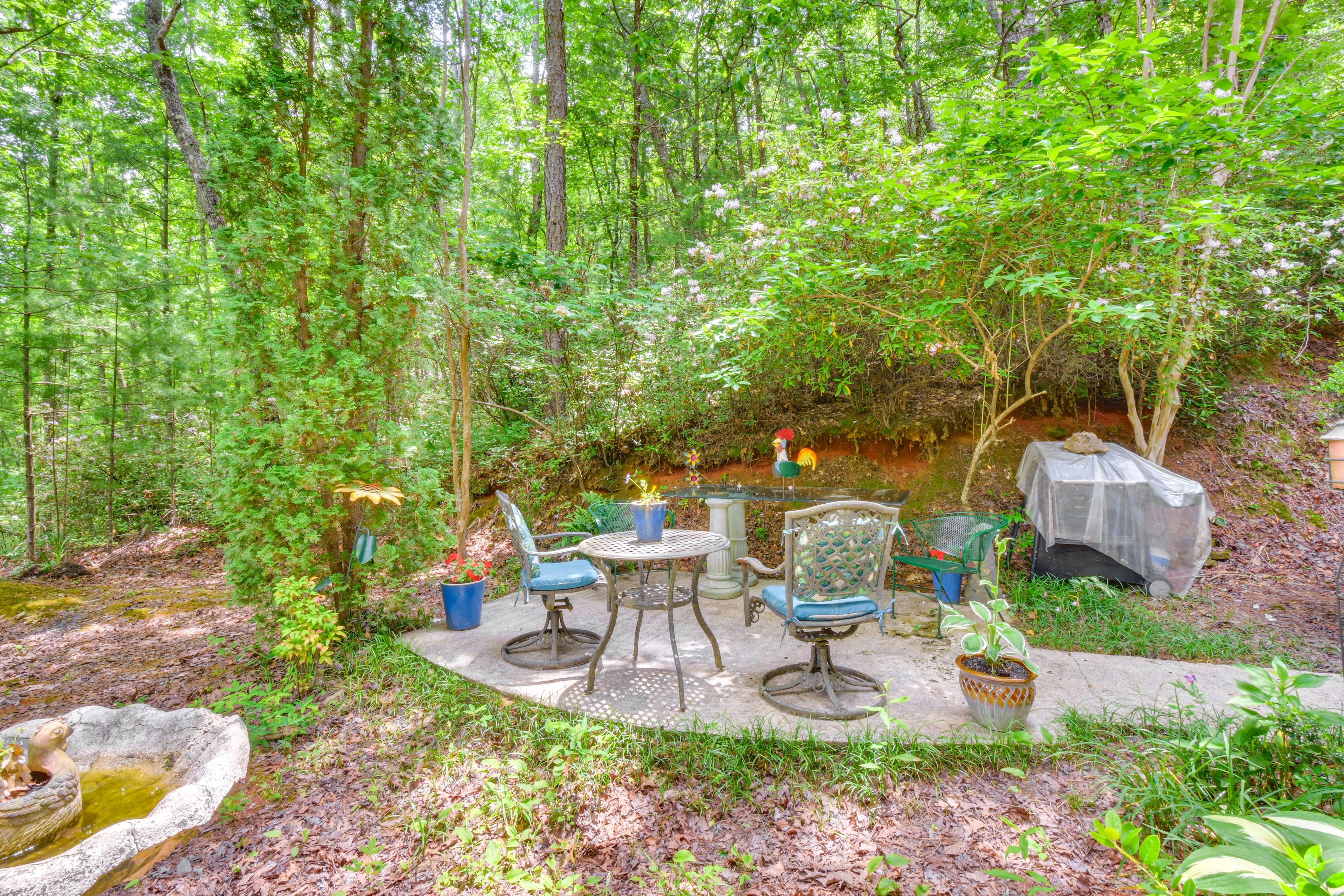 Patio | Outdoor Dining Area