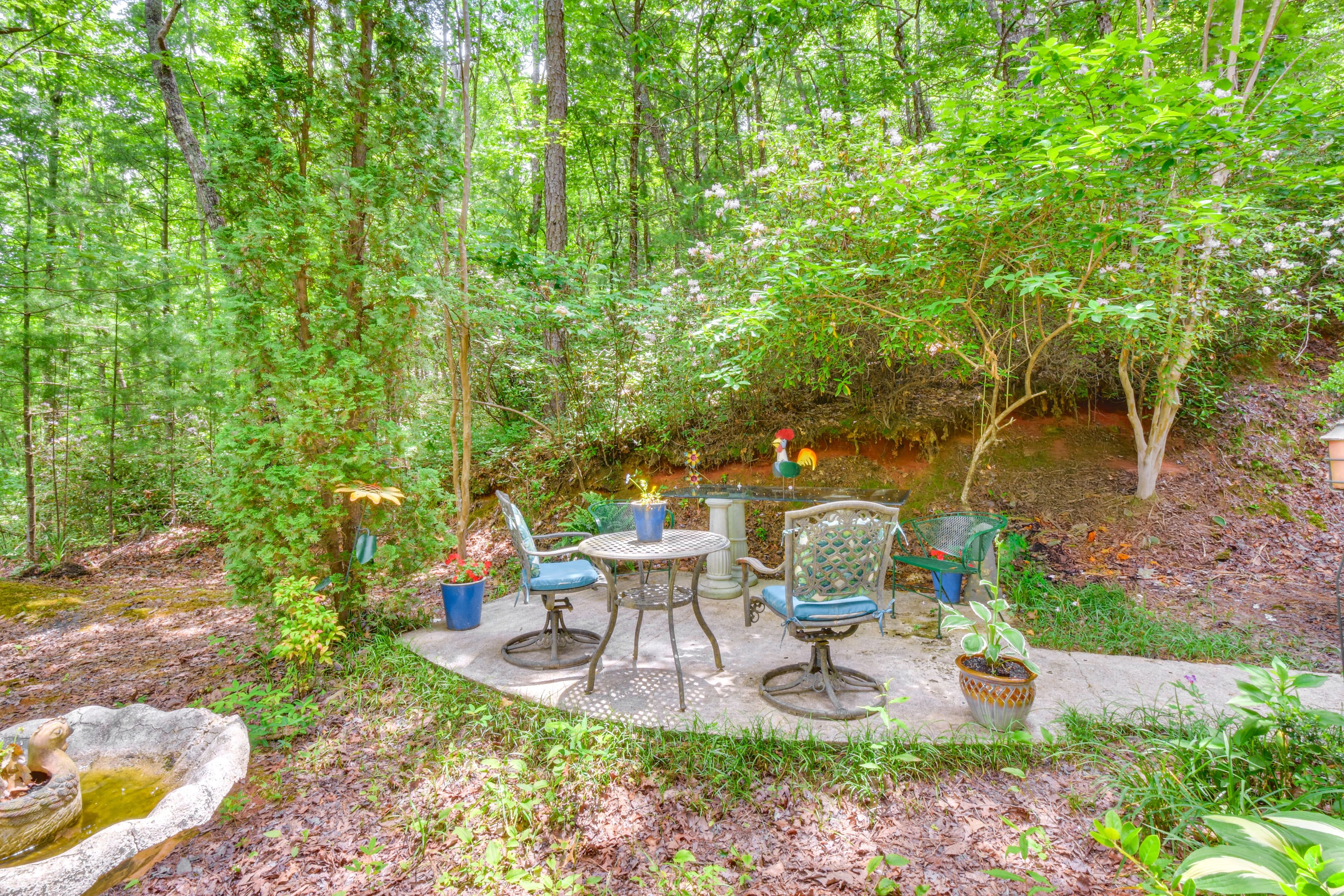 Patio | Outdoor Dining Area