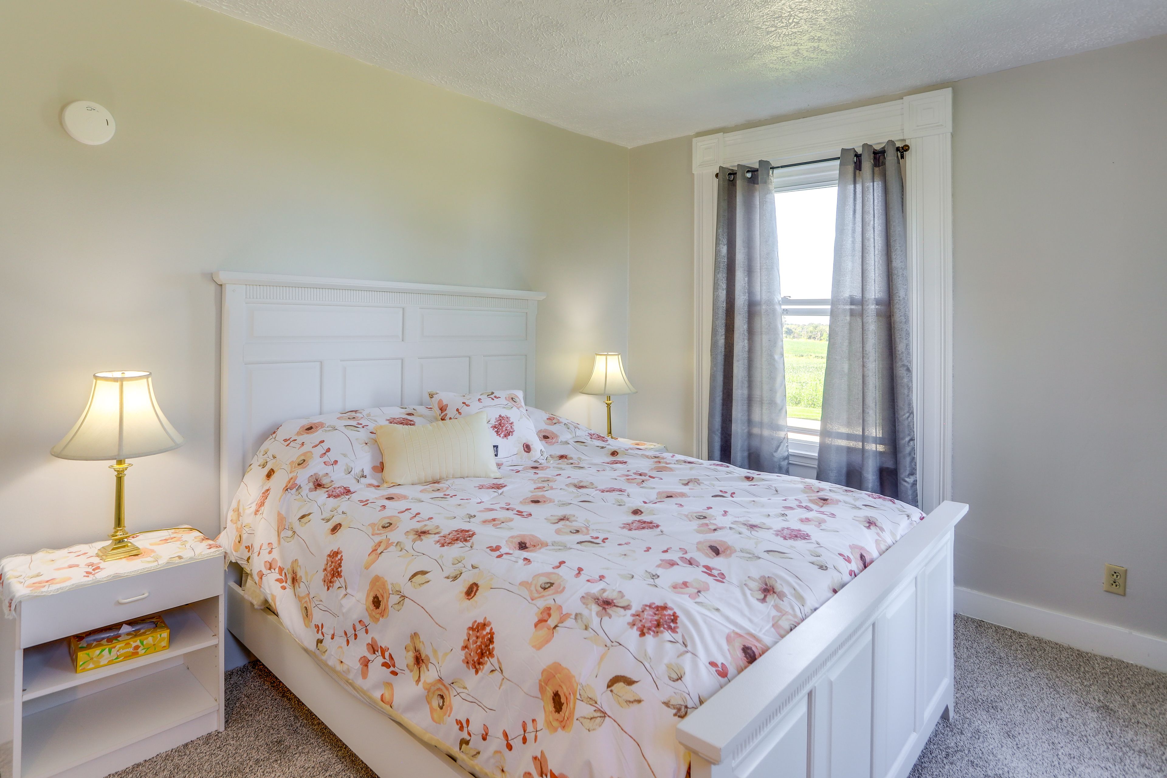 Bedroom 2 | Queen Bed
