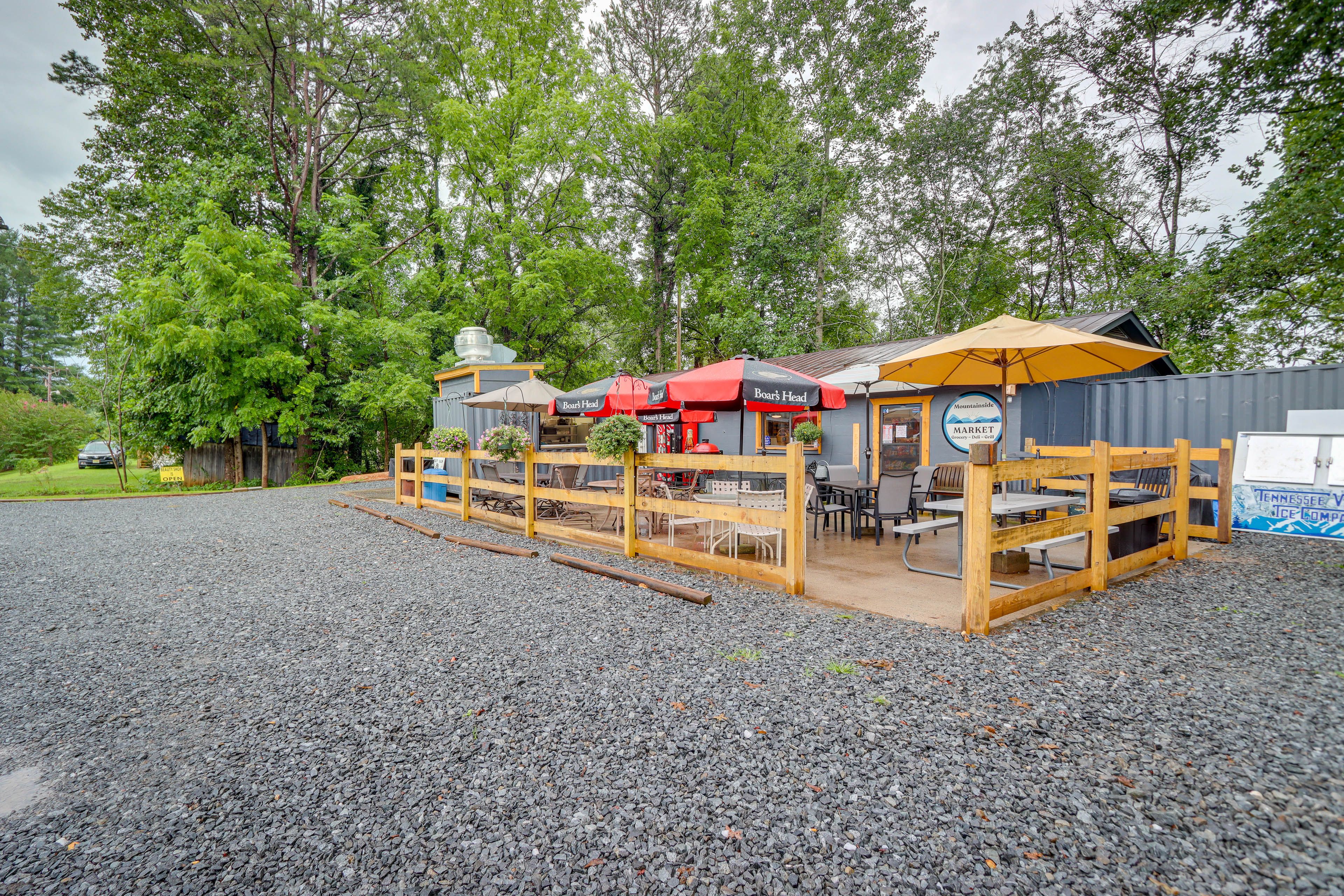 Walk to General Store w/ Deli & Grill