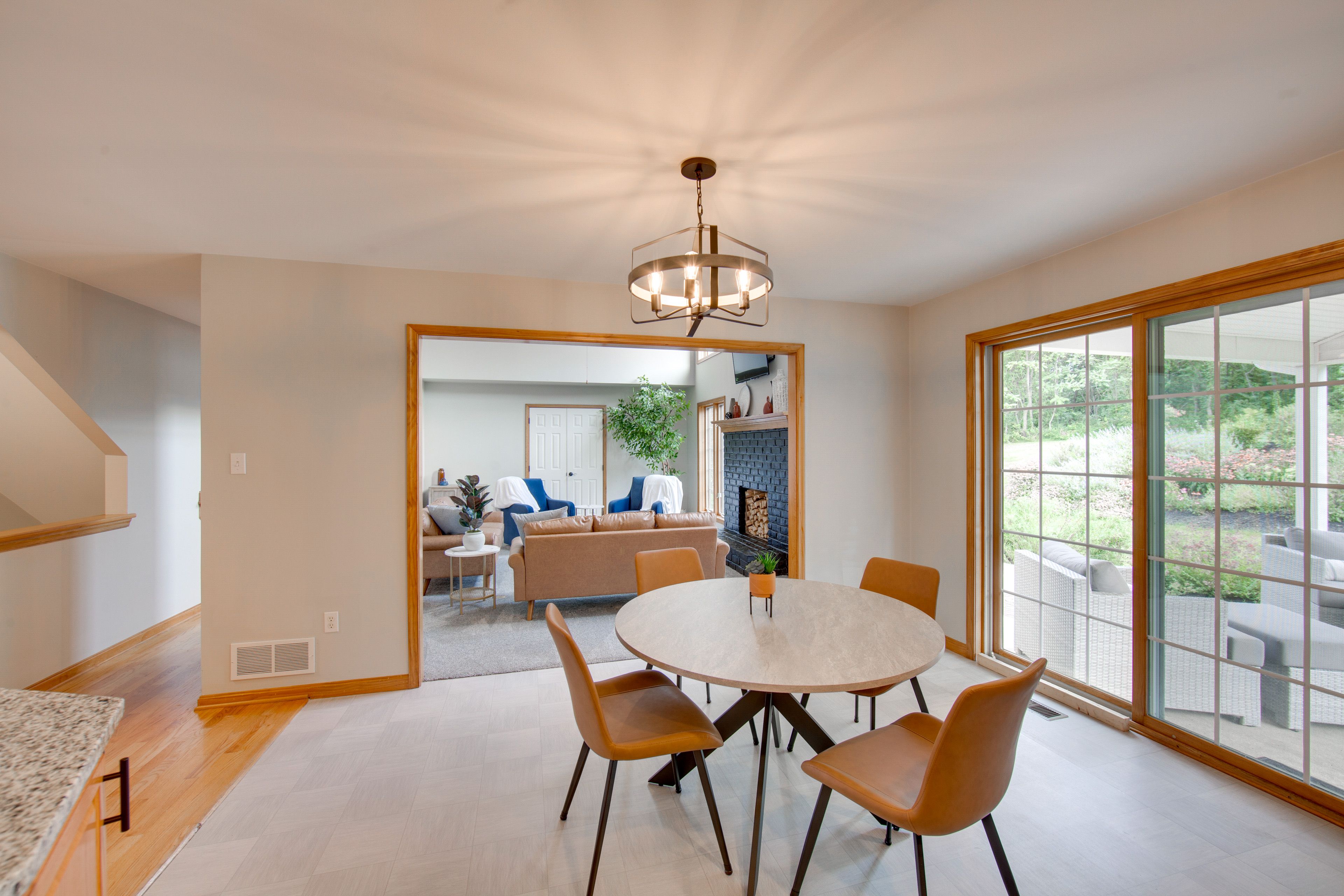 Breakfast Nook | Main Level