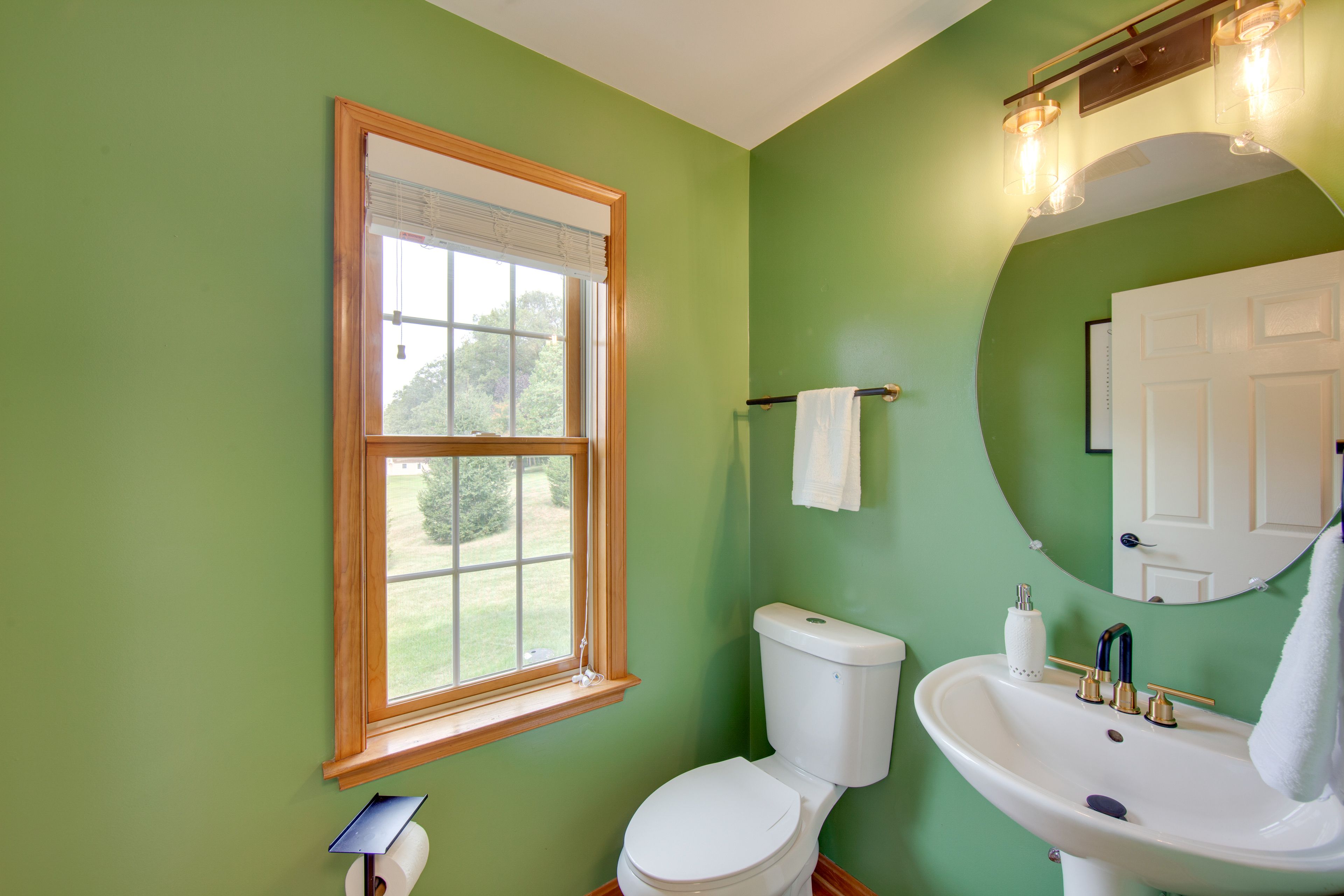 Half Bathroom | Main Level