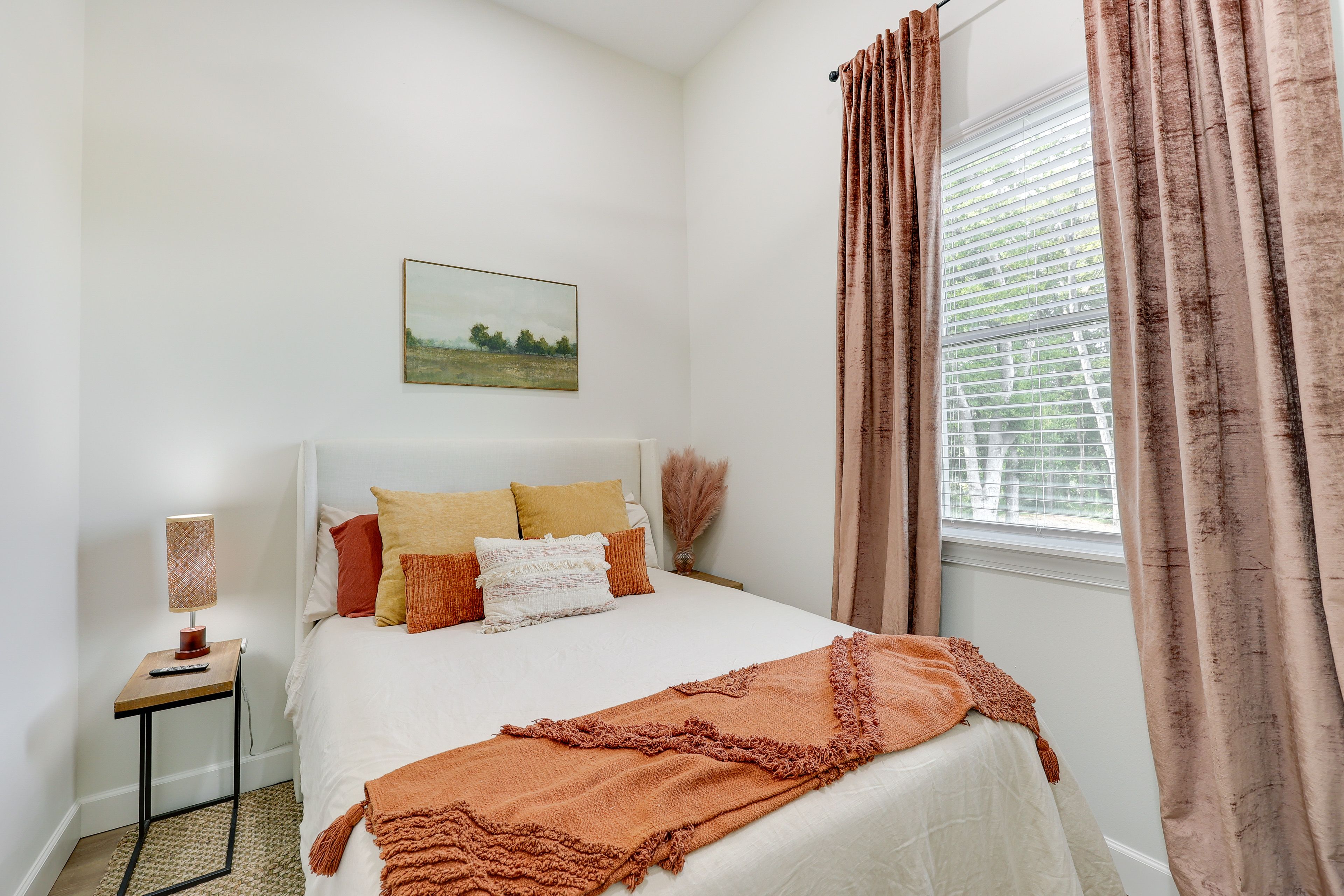 Bedroom 4 | Queen Bed | Smart TV