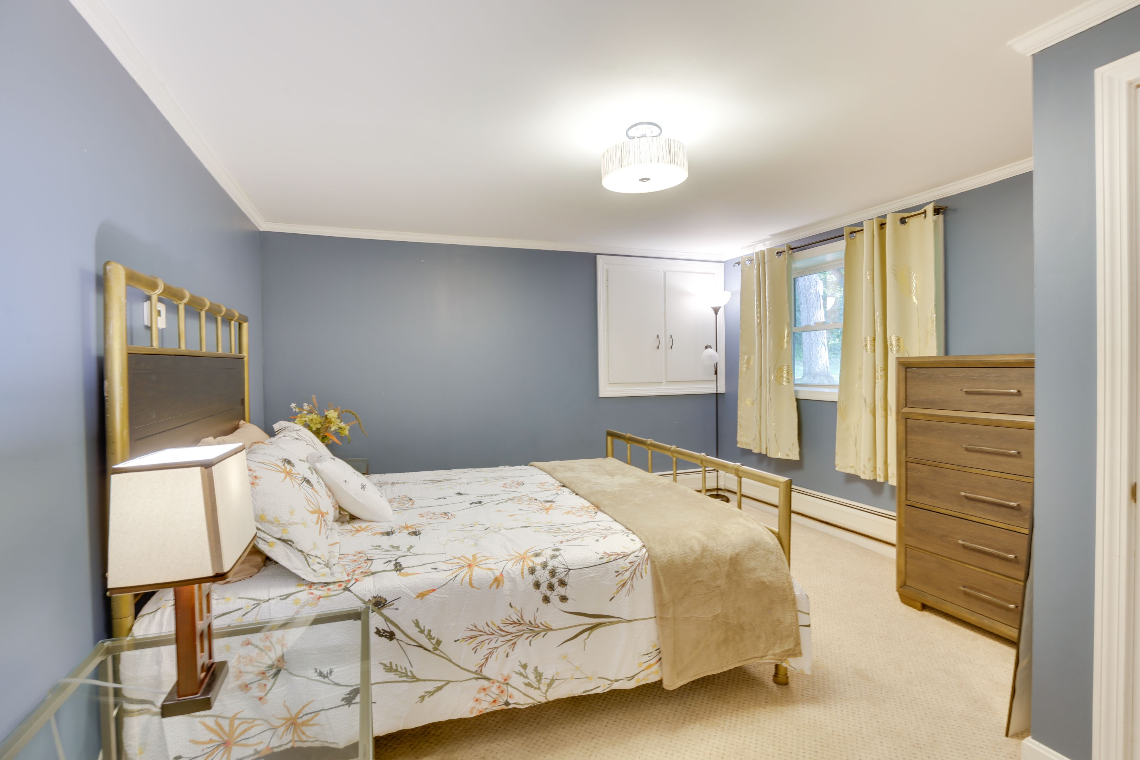Bedroom 5 | Queen Bed | Basement