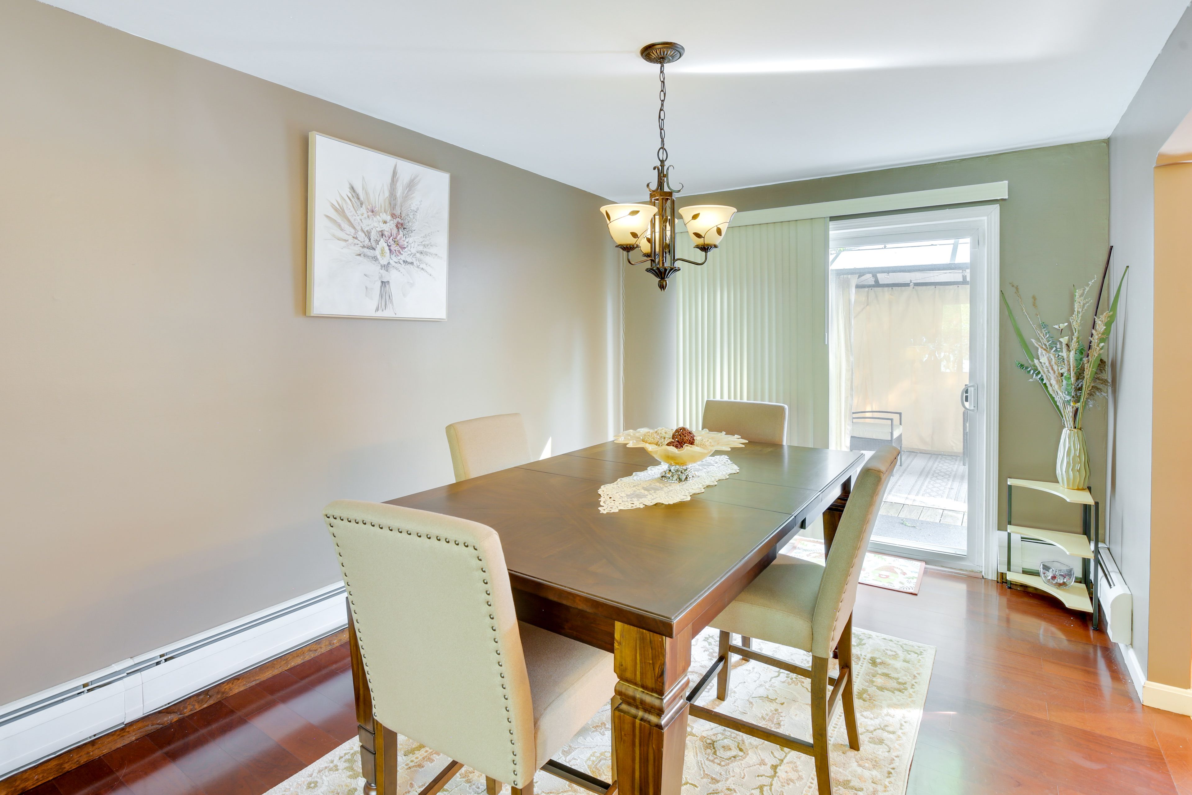 Dining Area | Dishware/Flatware | Trash Bags/Paper Towels