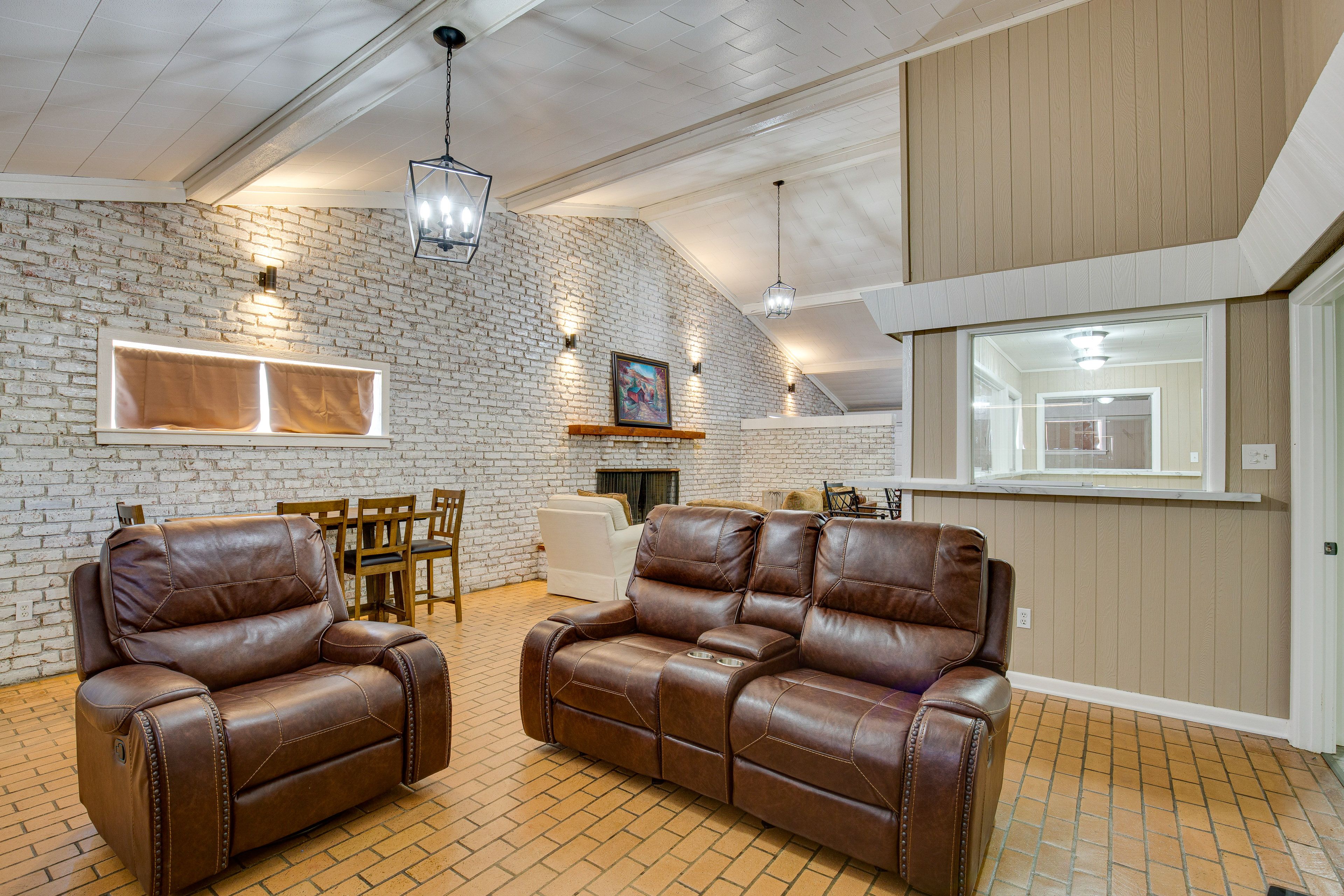 Overton Vacation Rental | 10BR | 5BA | 3,500 Sq Ft | Step-Free Access