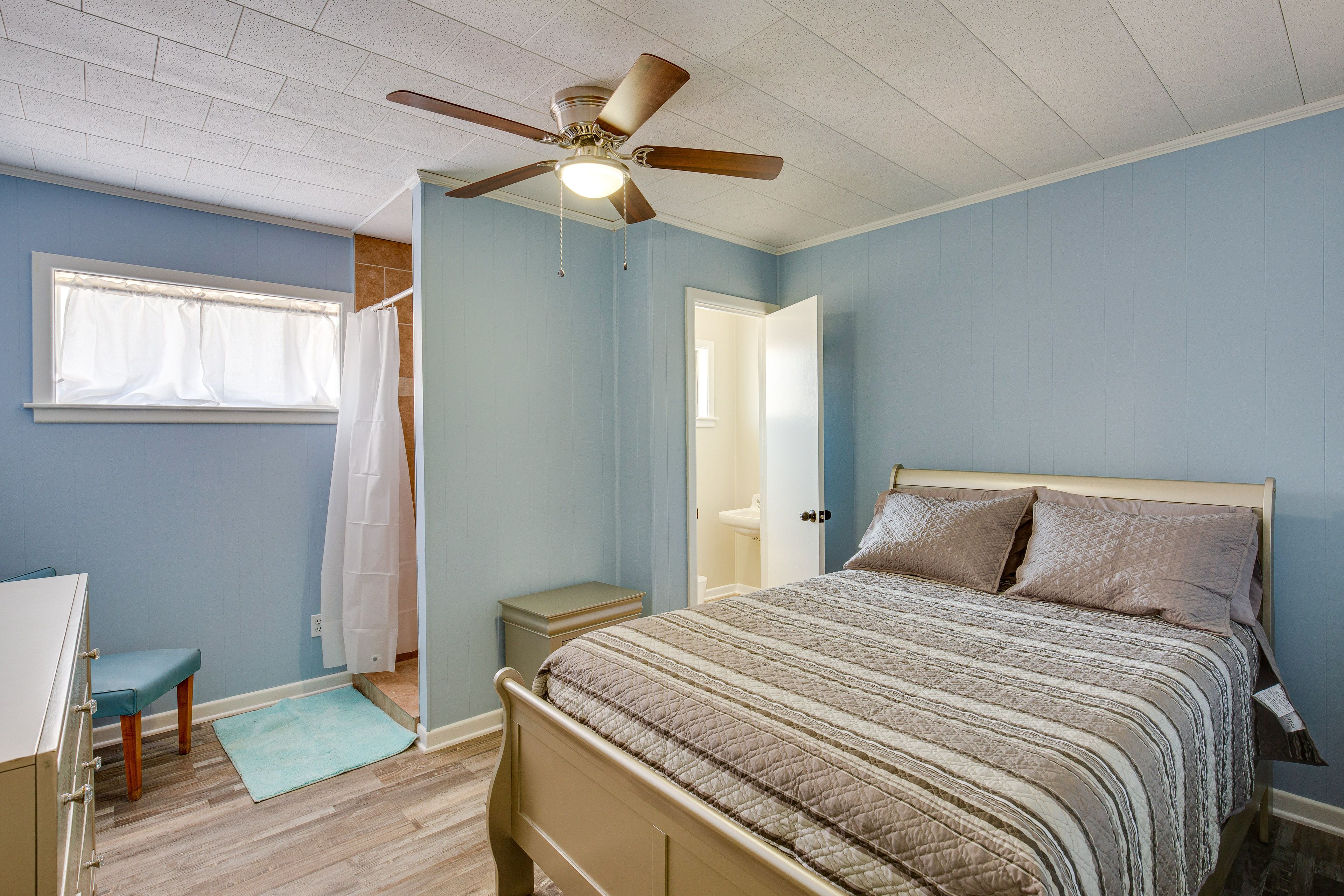 Bedroom 4 | Queen Bed | Open Shower | En-Suite Bathroom
