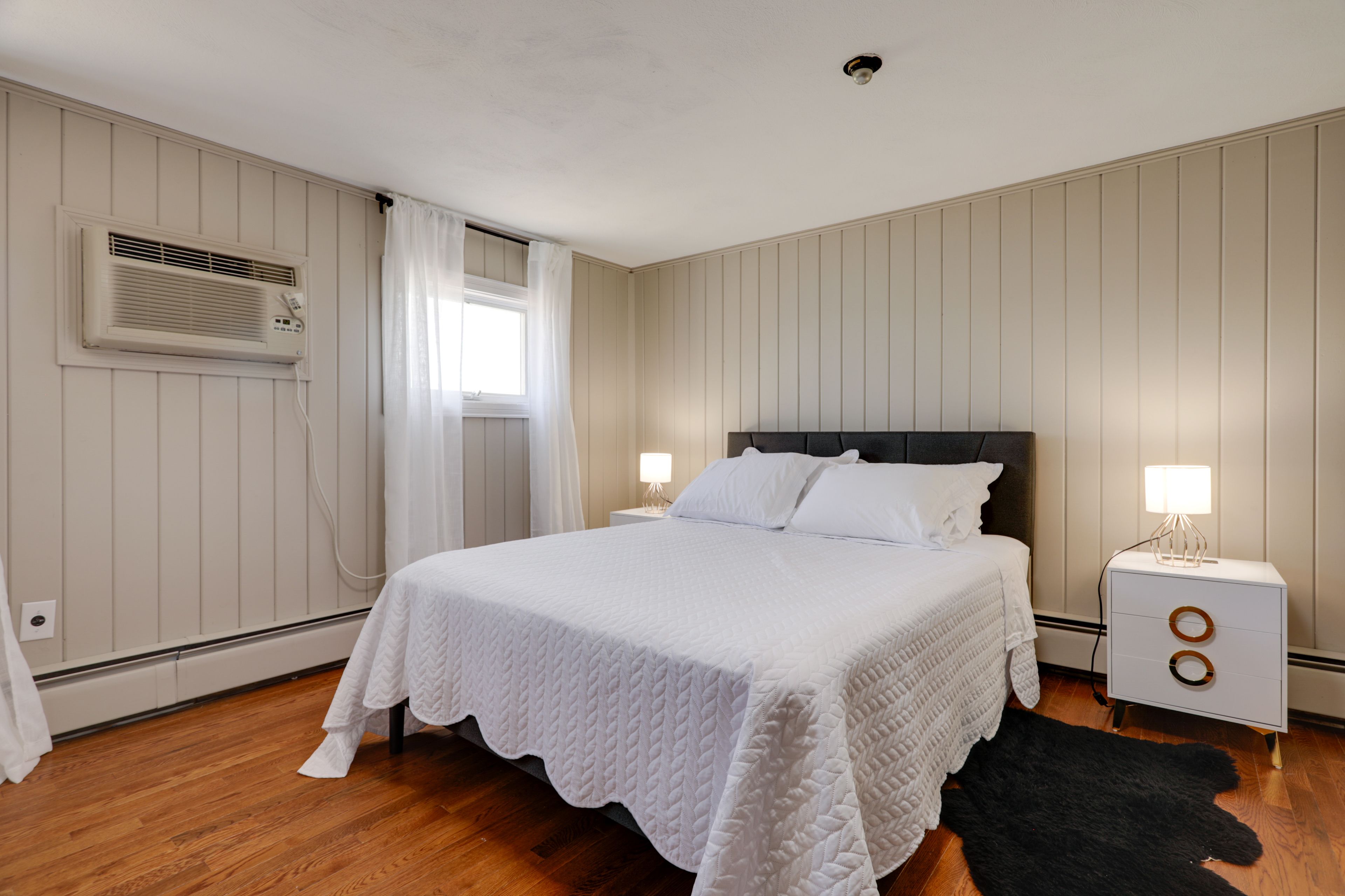 Bedroom 2 | Main Floor | Queen Bed | Pack 'n Play