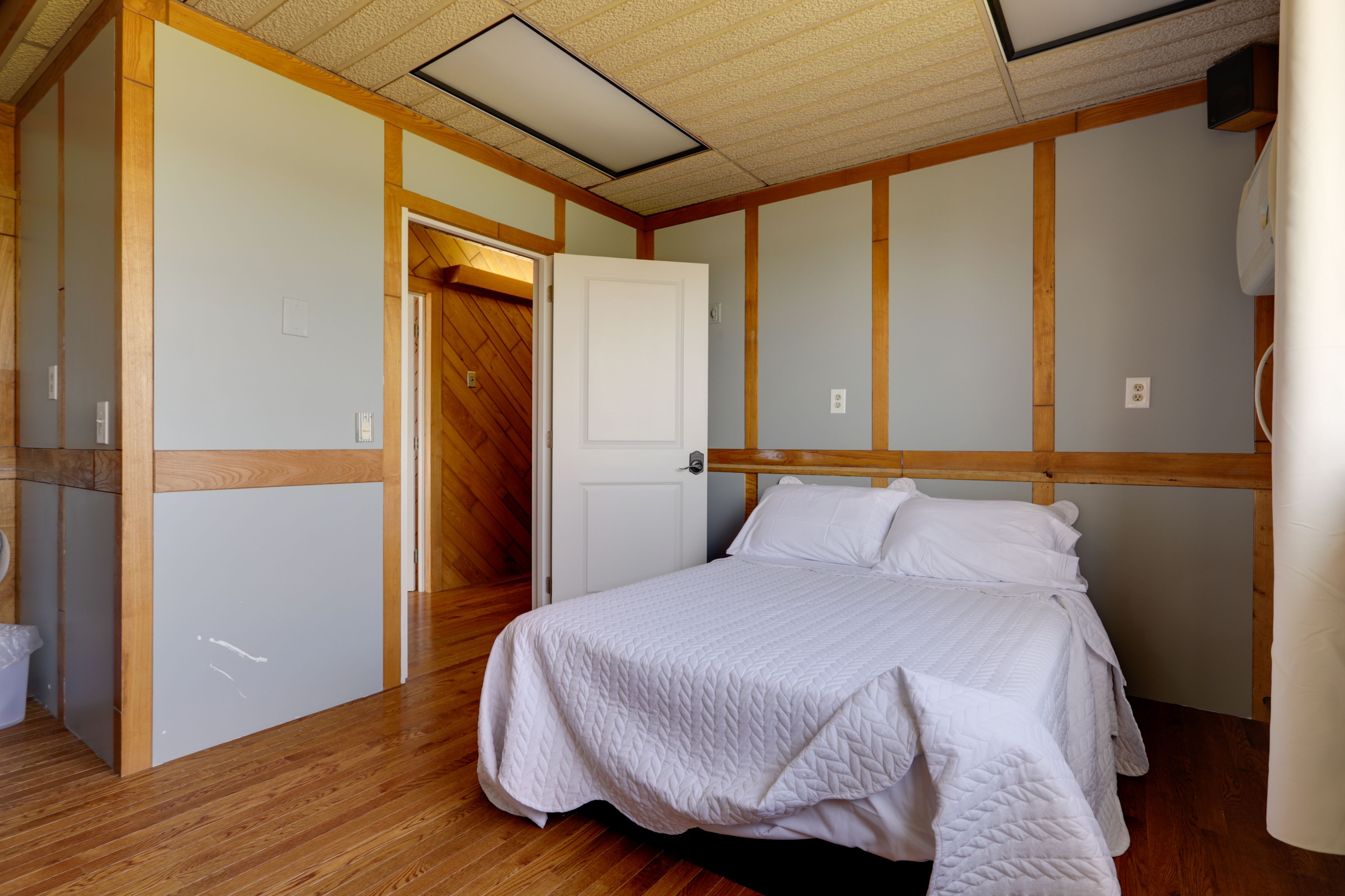 Bedroom 9 | Lower Level | Full Bed | Laptop-Friendly Desk