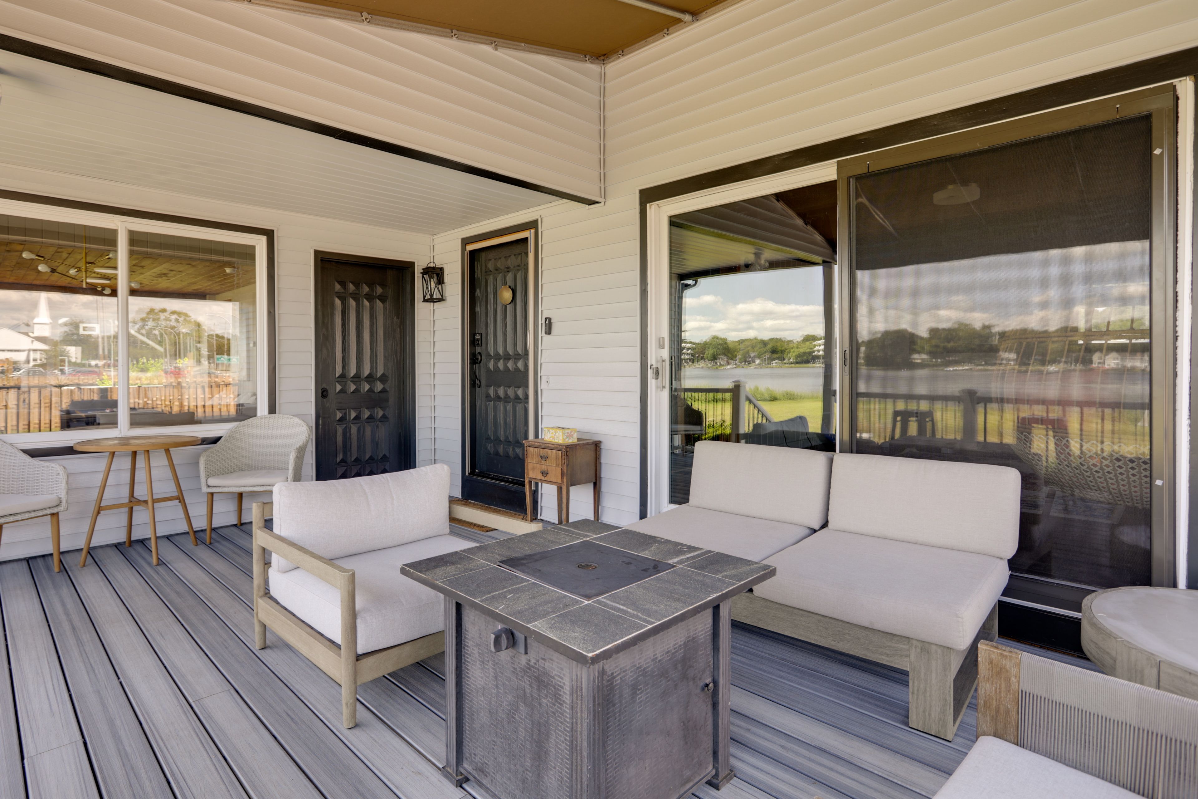 Deck | Fire Pit (Propane Provided) | Front Entrance