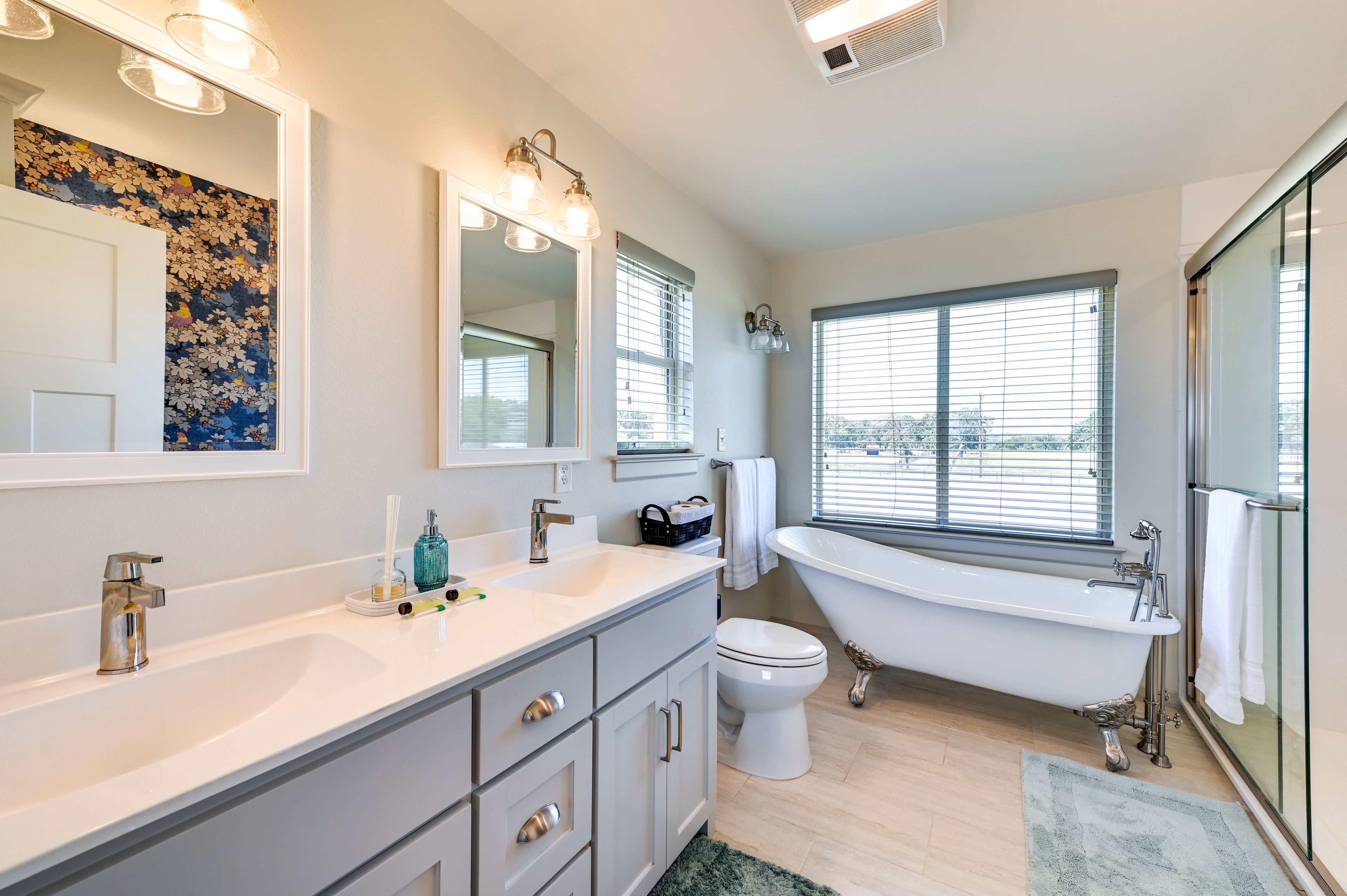 En-Suite Bathroom | Complimentary Toiletries