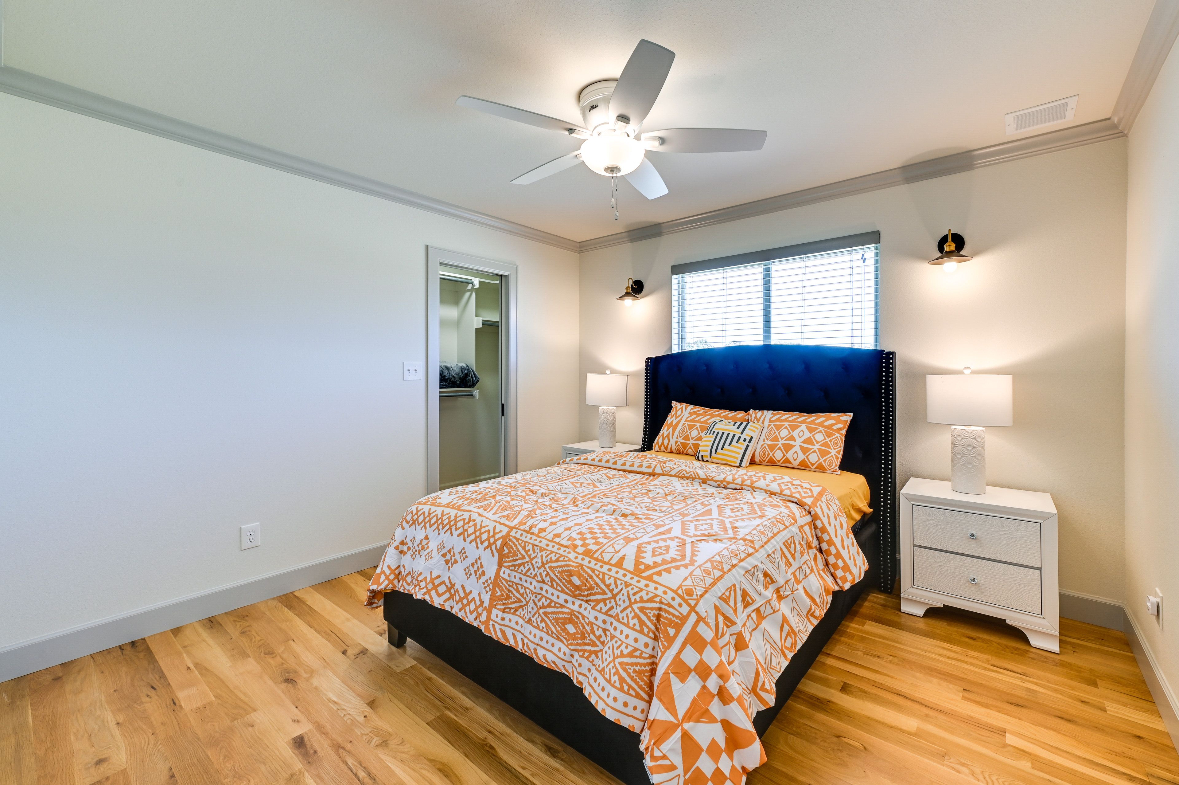 Bedroom 2 | Queen Bed