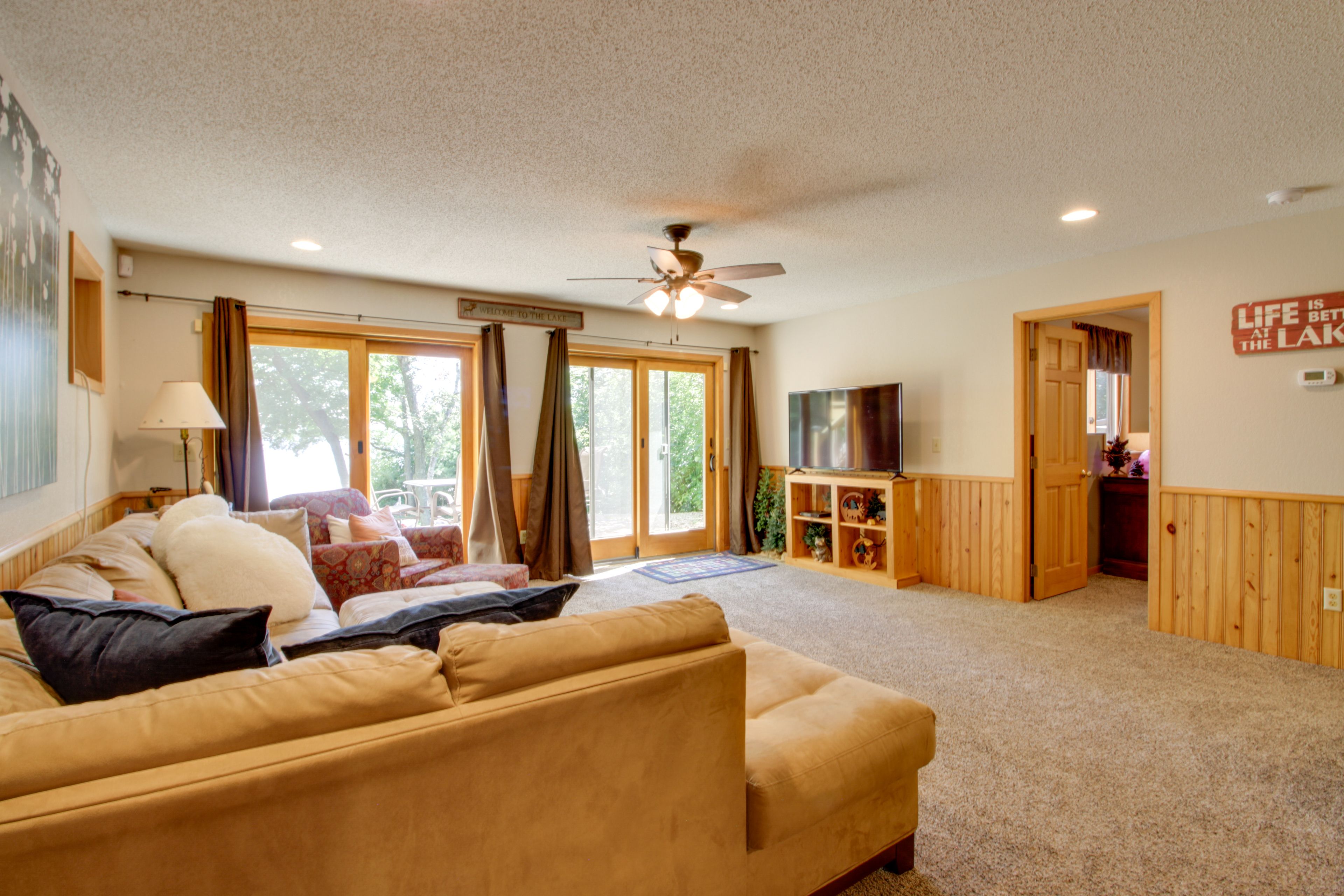 Basement | 6-Twin Bunk Bed | Smart TV