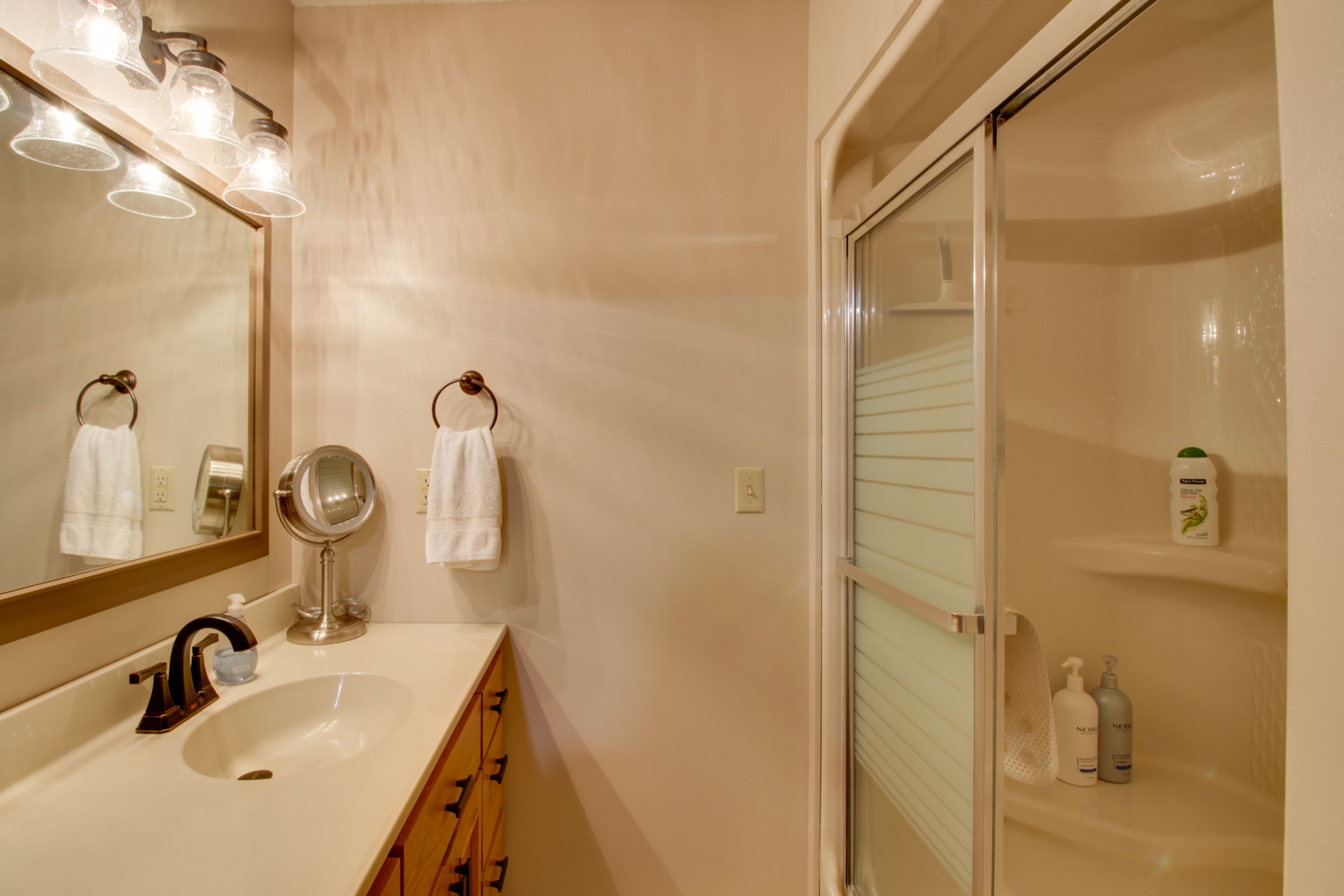 En-Suite Bathroom | Towels Provided | Complimentary Toiletries