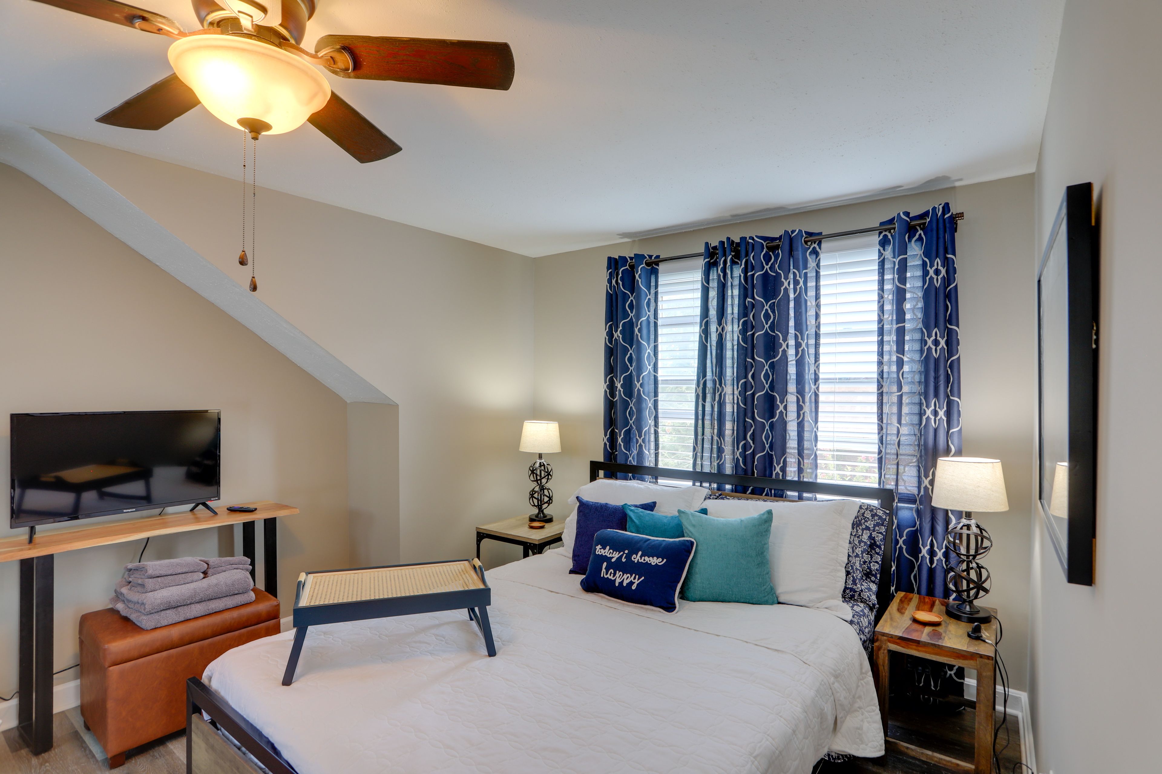 Bedroom 1 | Queen Bed | Linens & Towels | Smart TV