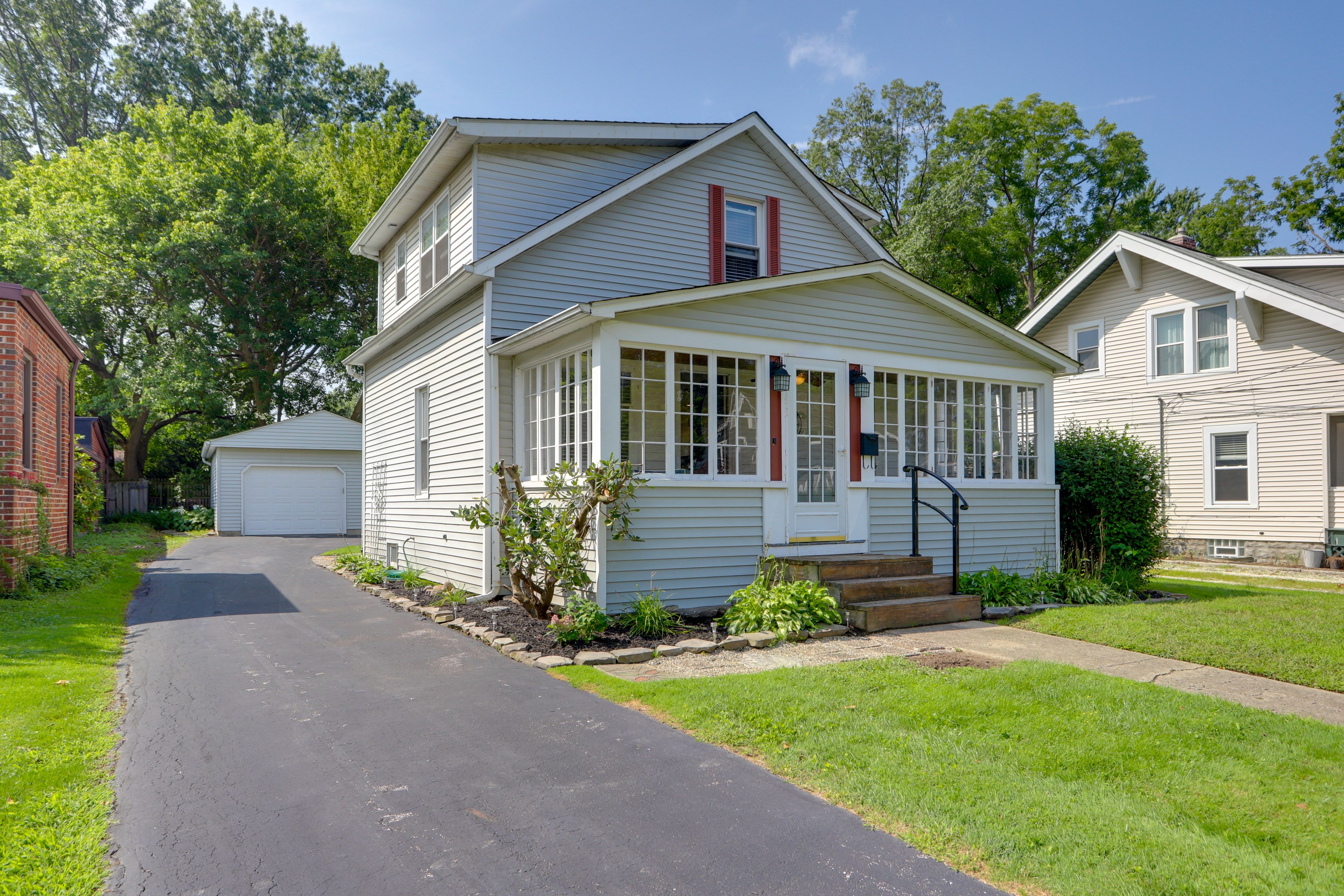 Willoughby Vacation Rental | 2BR | 1BA | 1,208 Sq Ft | Stairs Required