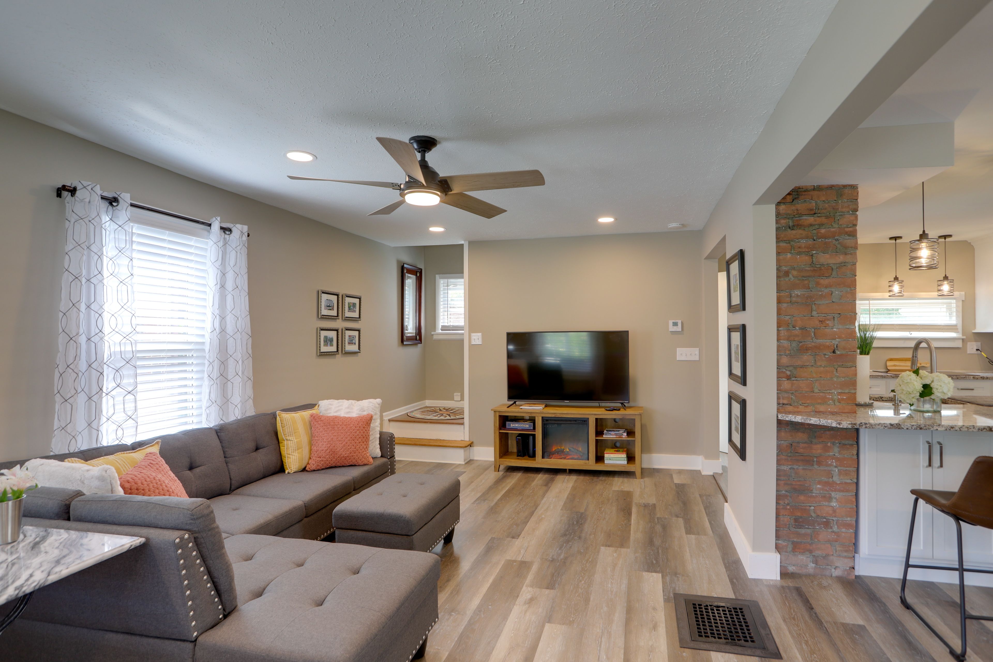 Living Room | Free WiFi | Smart TV | Electric Fireplace | Central Heating & A/C