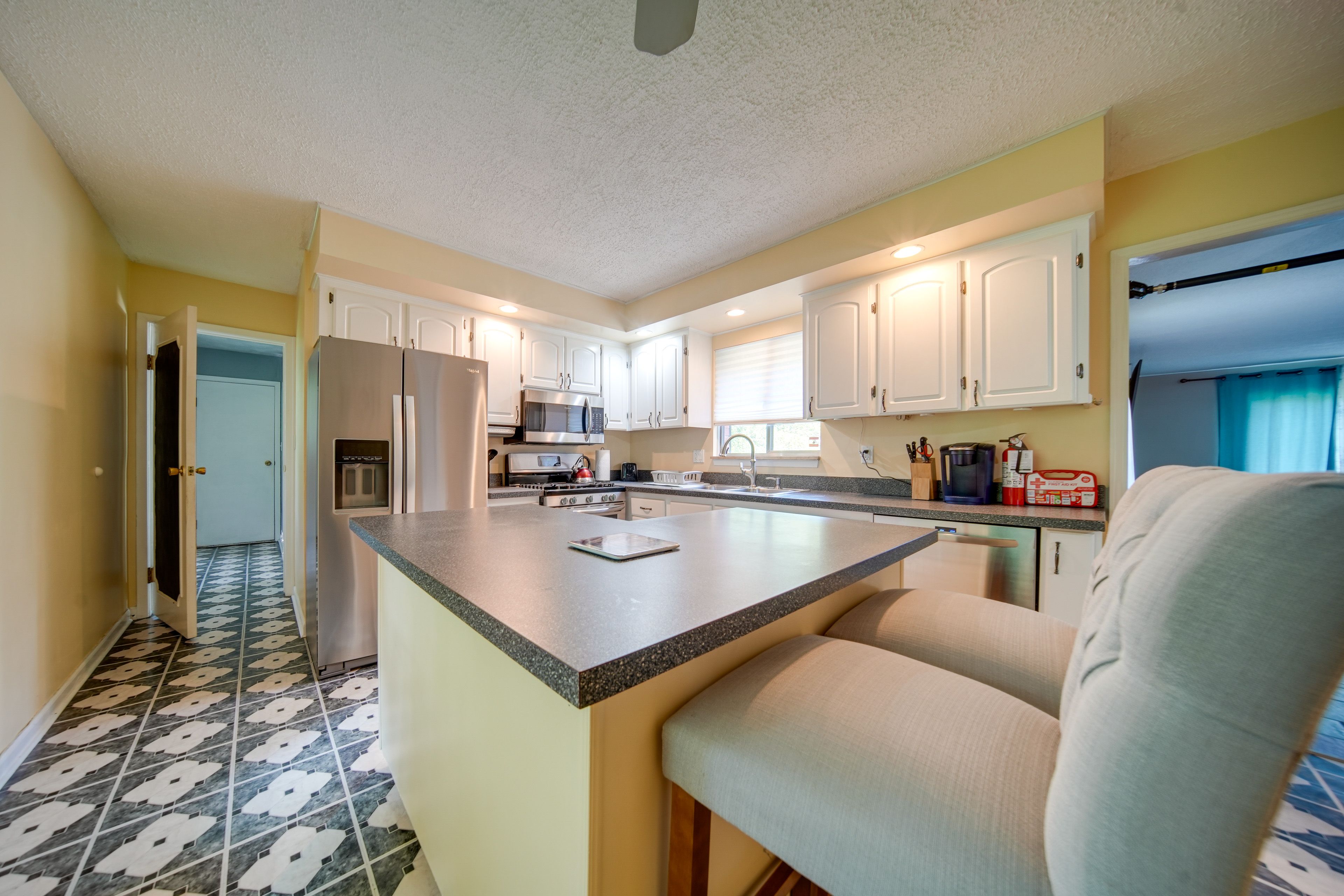 Kitchen | Keurig Coffee Maker | Toaster
