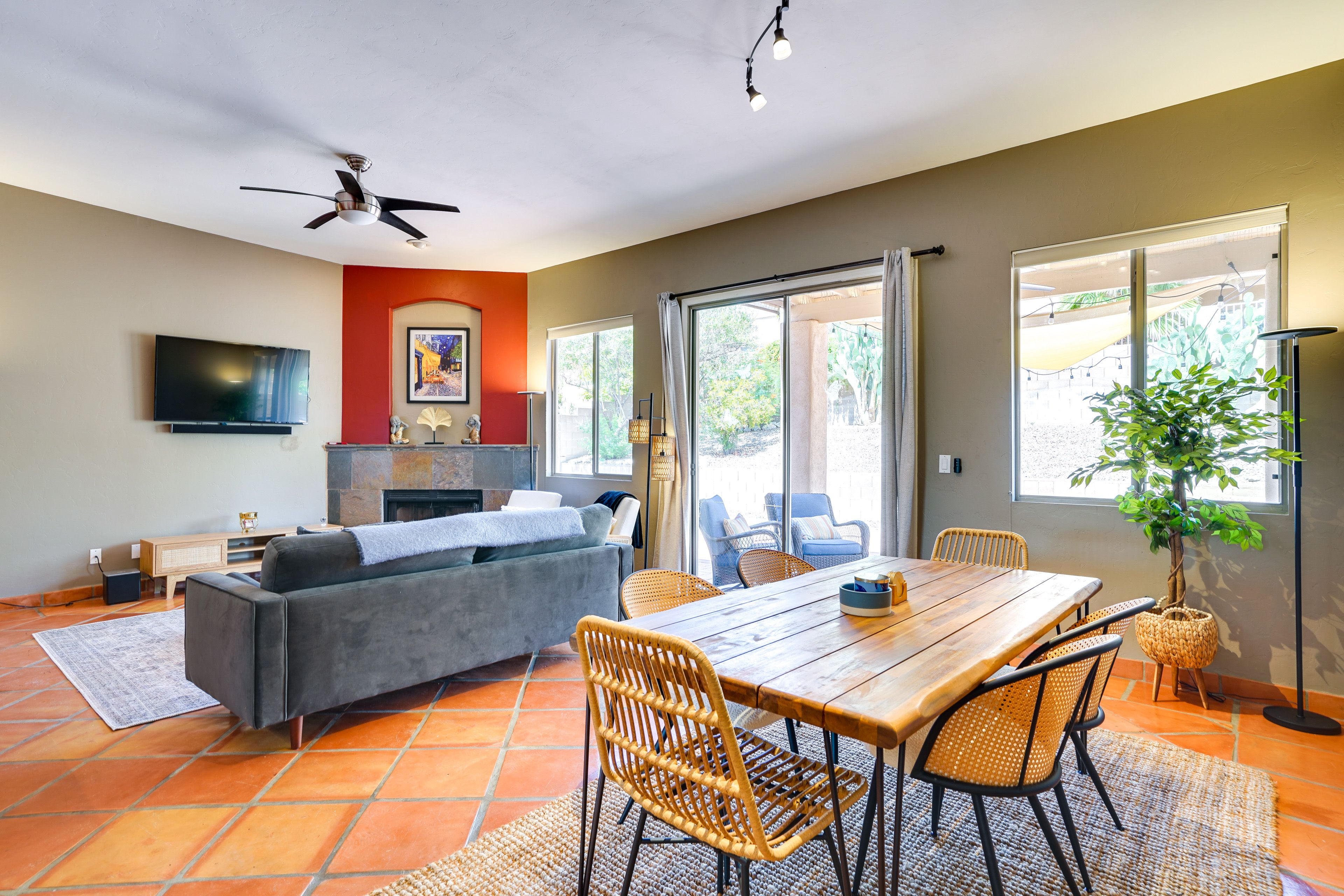 Living Room | Gas Fireplace | Smart TV | Central A/C & Heat