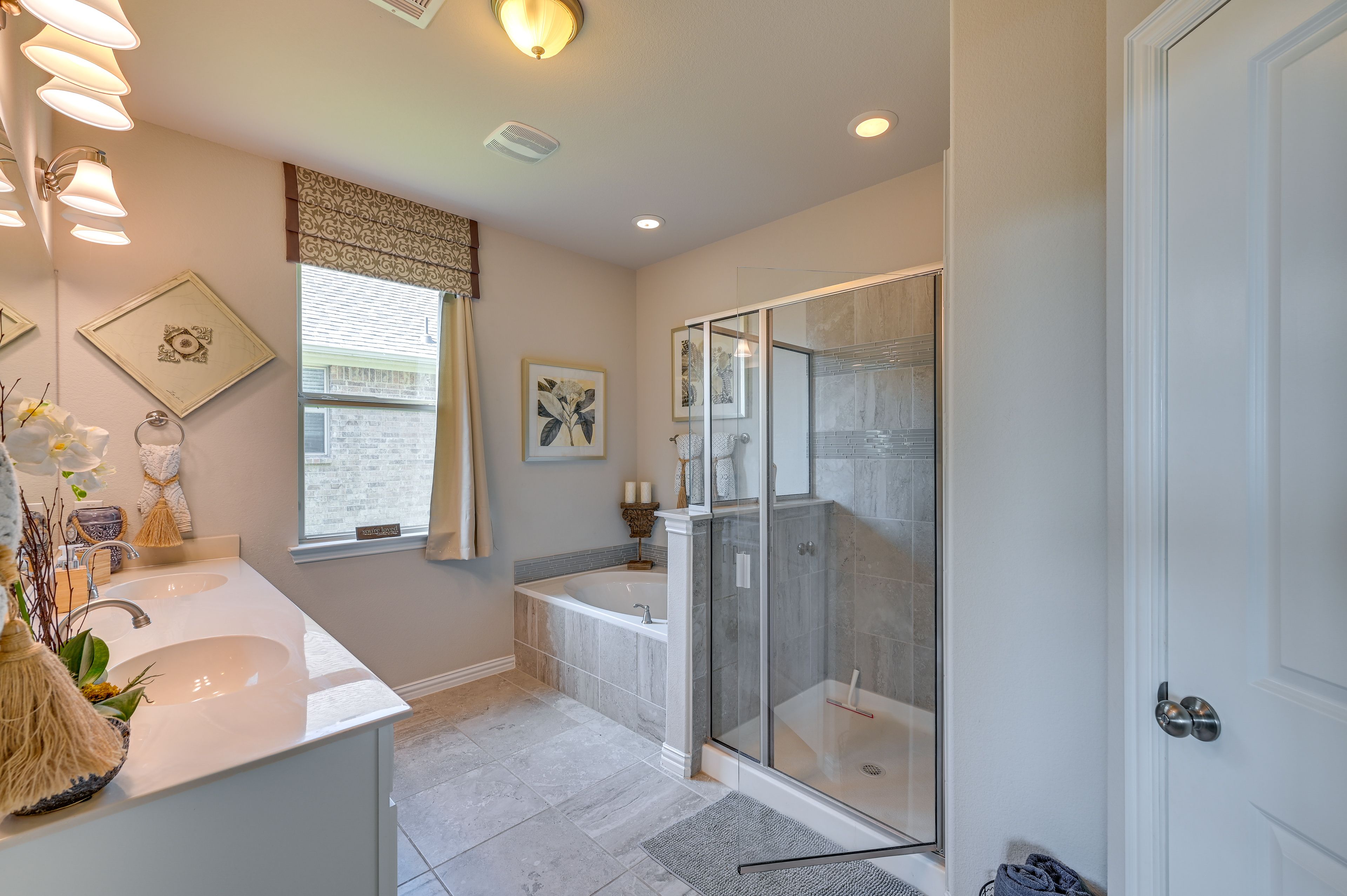 En-Suite Bathroom | Towels Provided | Complimentary Toiletries