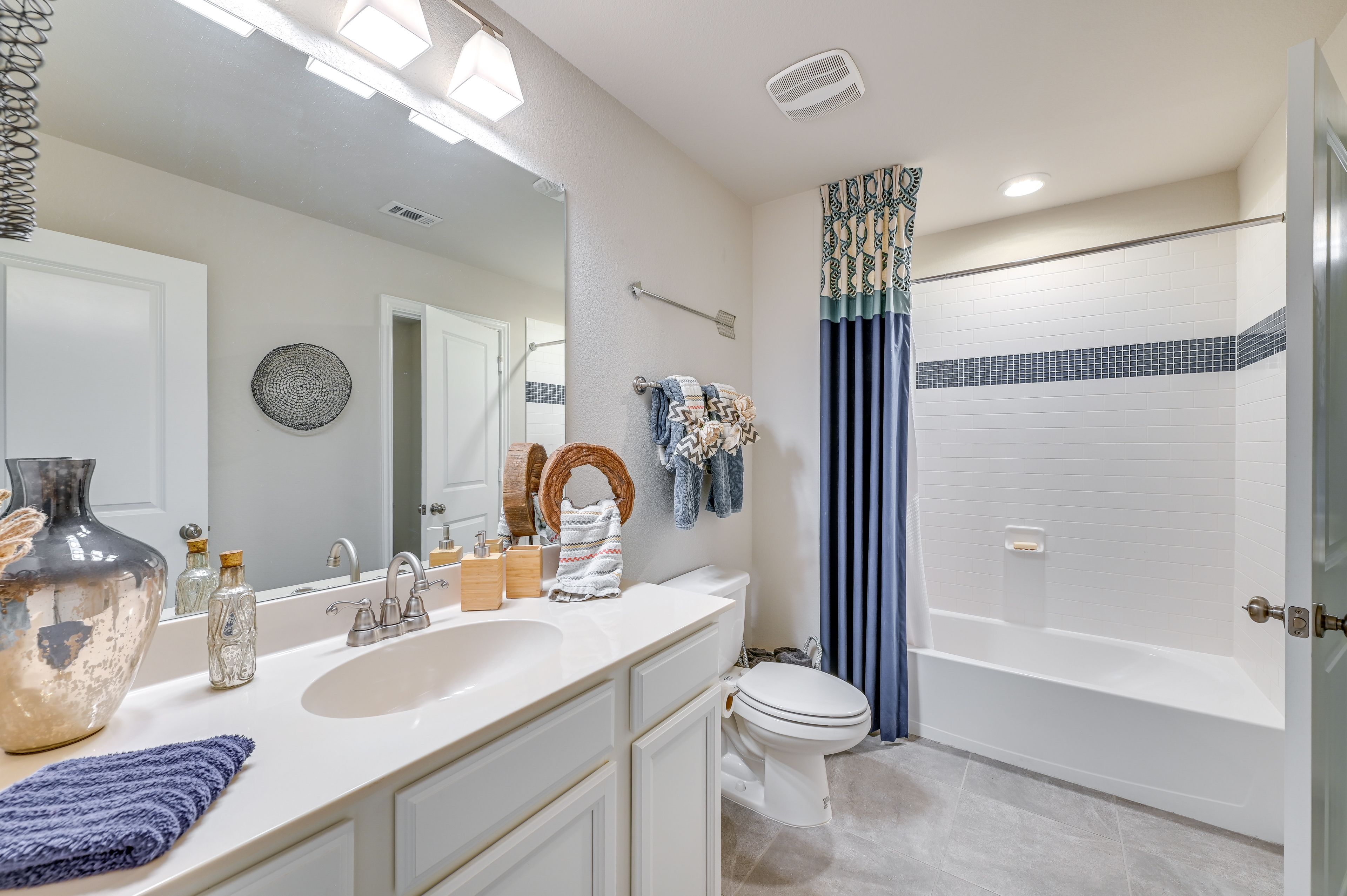 Bathroom | Towels Provided | Complimentary Toiletries