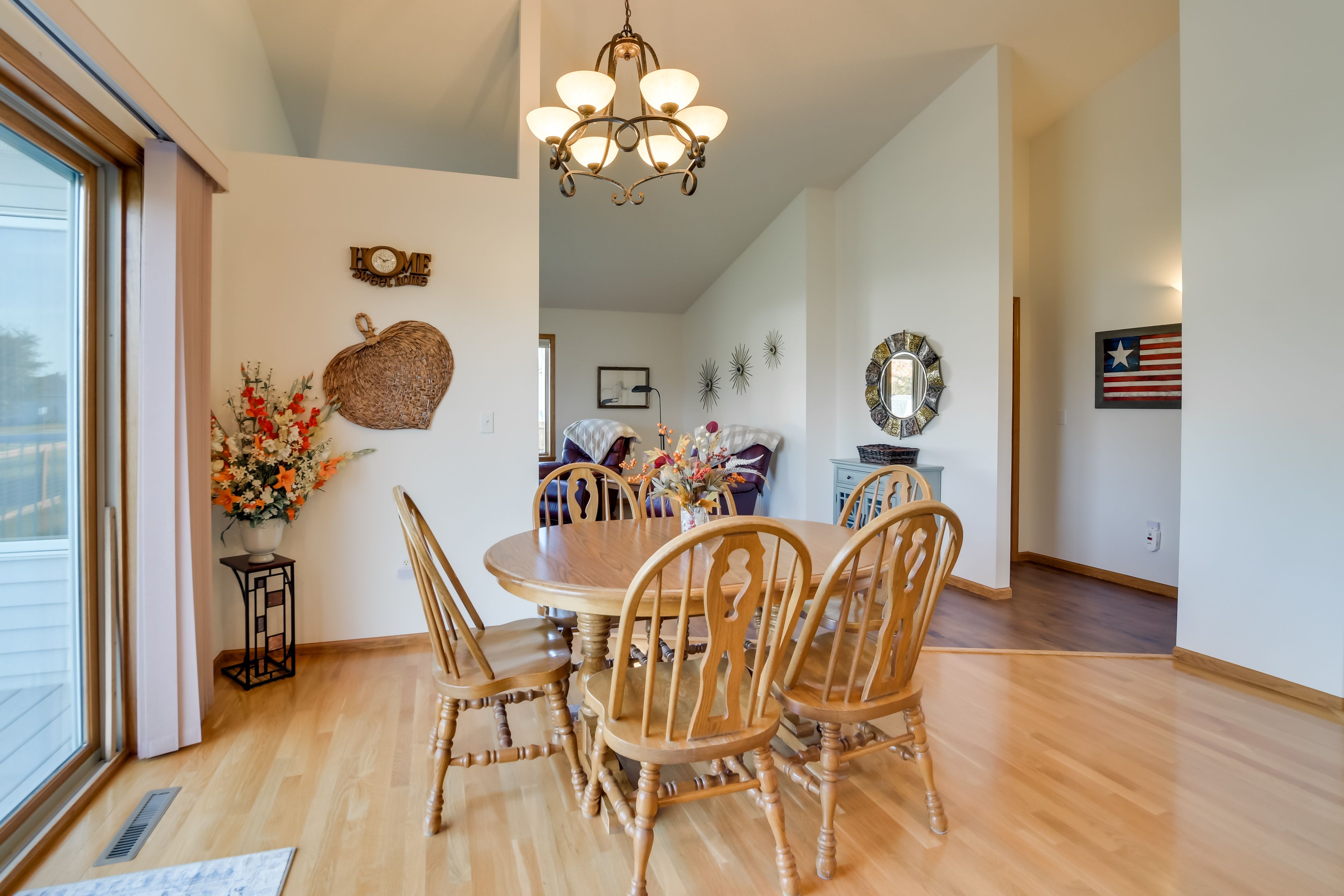 Dining Area | Dishware & Flatware