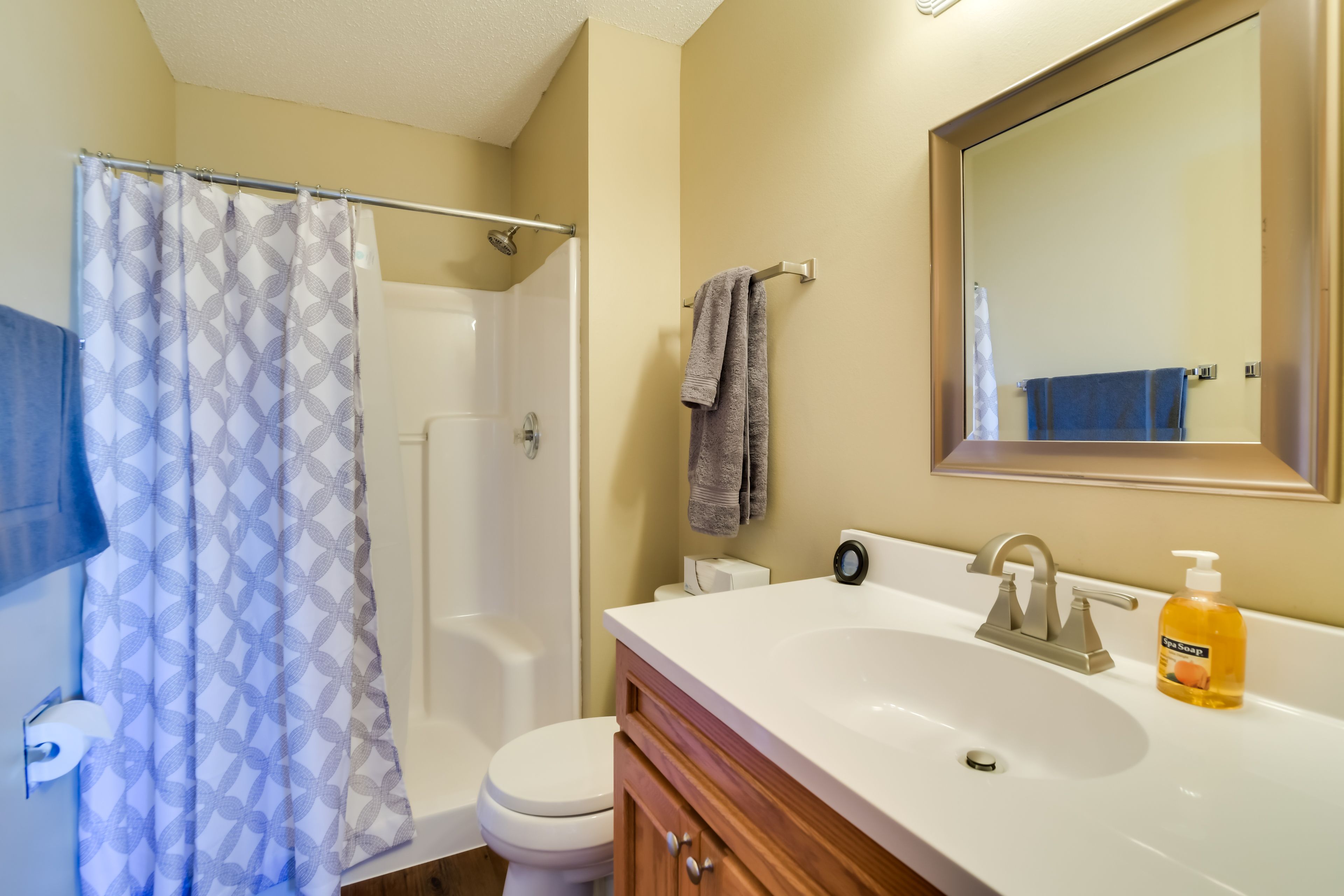 Full Bath | Complimentary Toileries