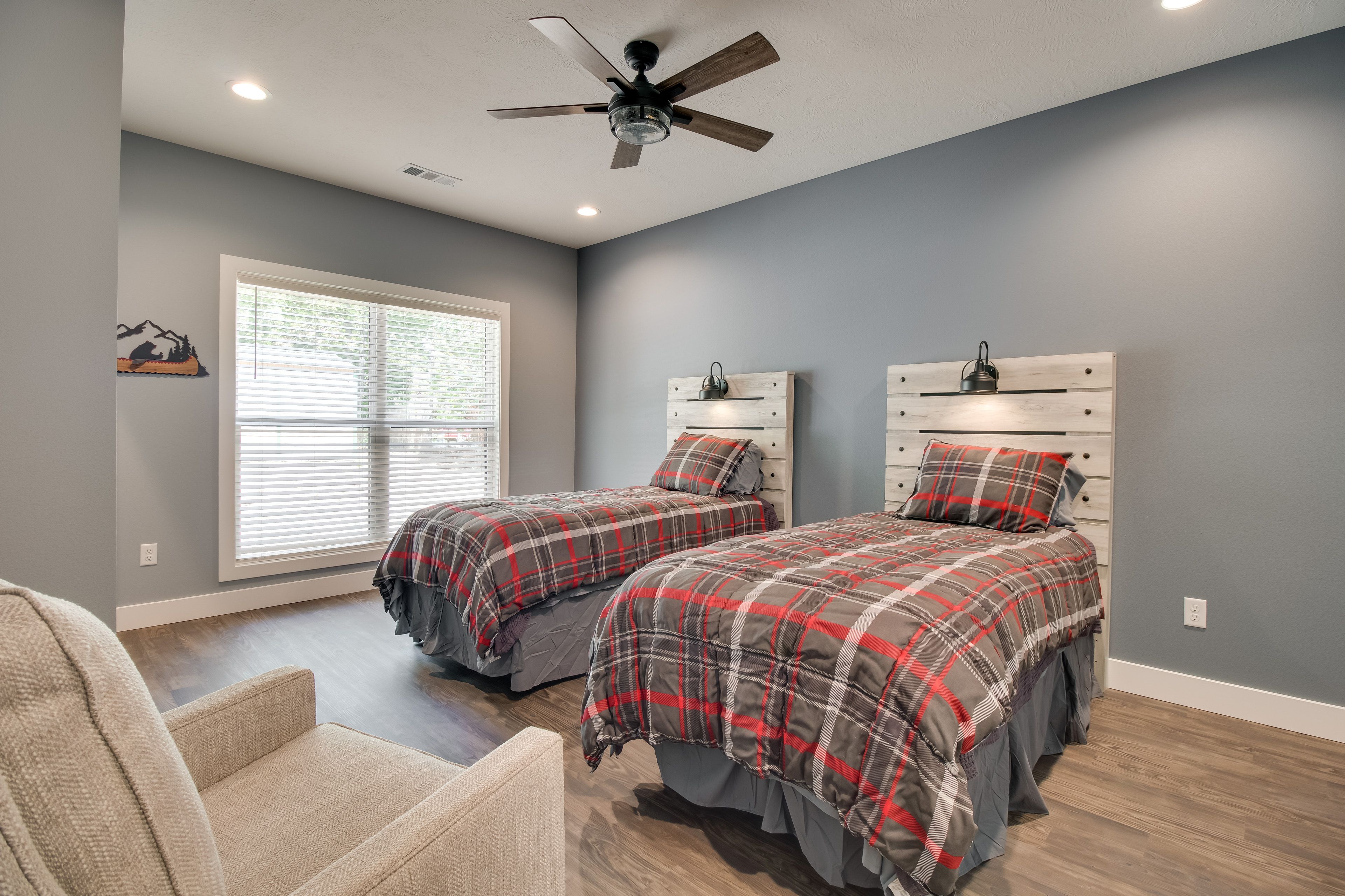 Bedroom 1 | 2 Twin Beds | En-Suite Bathroom