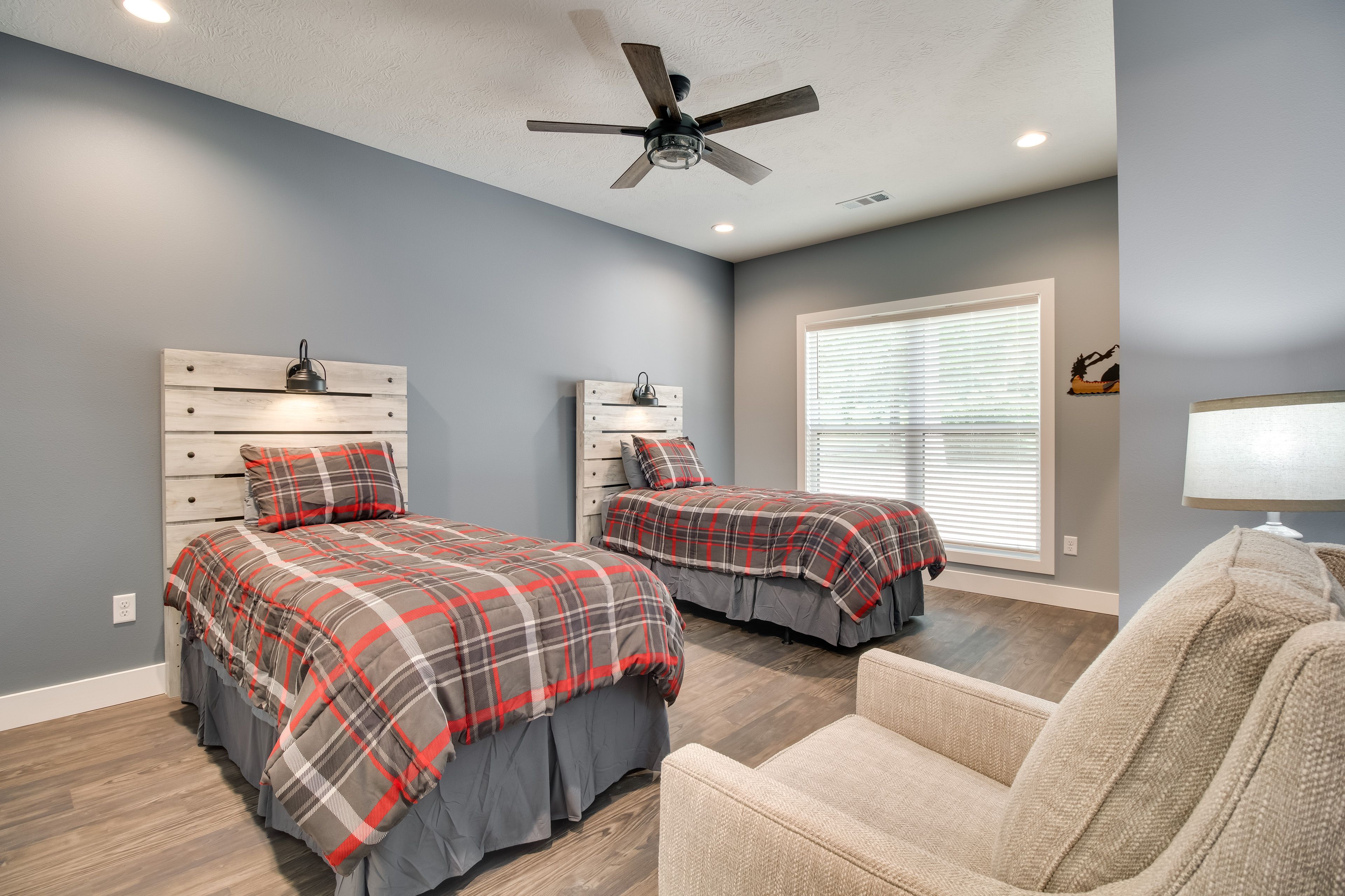 Bedroom 1 | 2 Twin Beds | En-Suite Bathroom