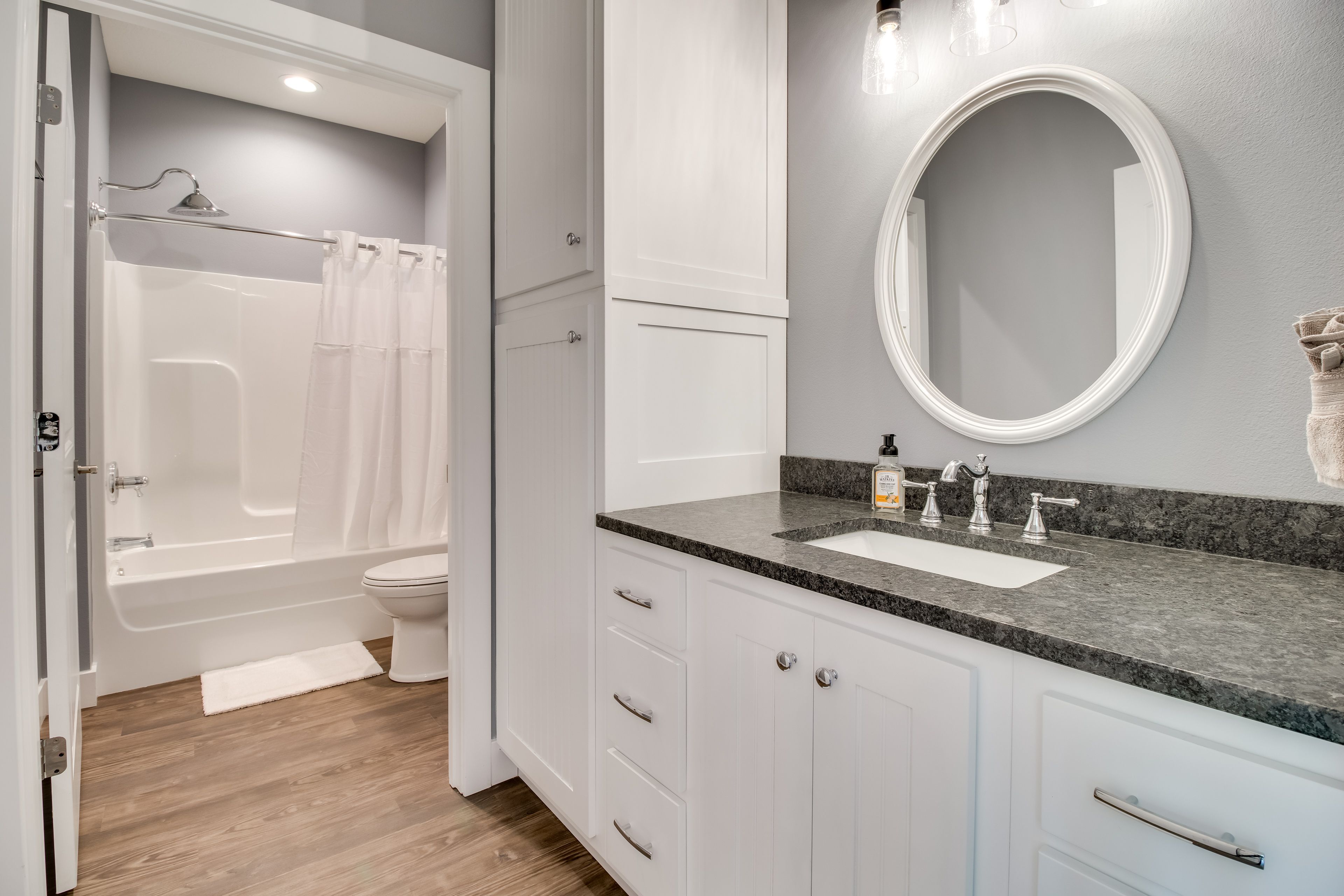Full Bathroom